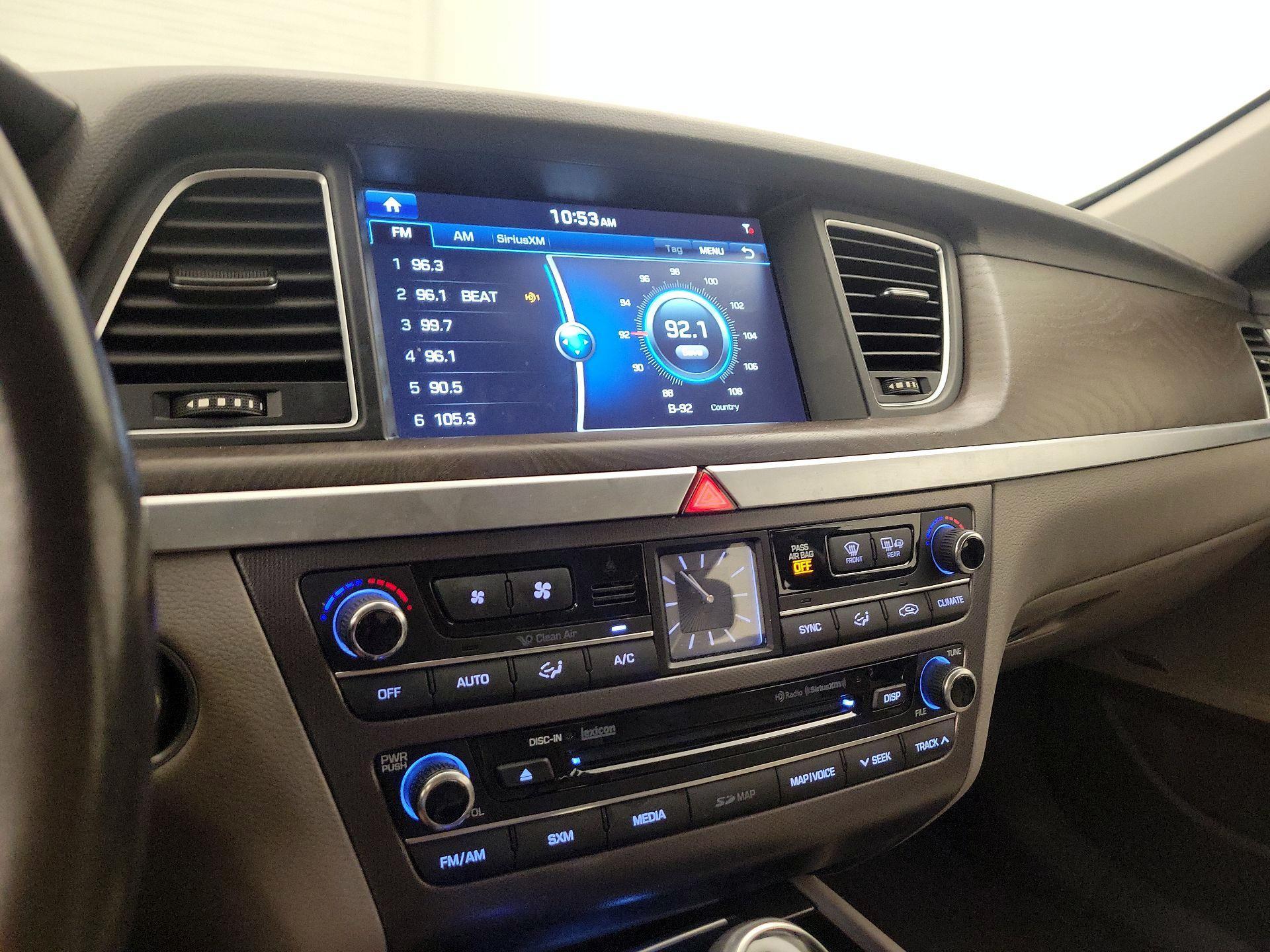 Thumbnail: 2015 Hyundai Genesis - 16