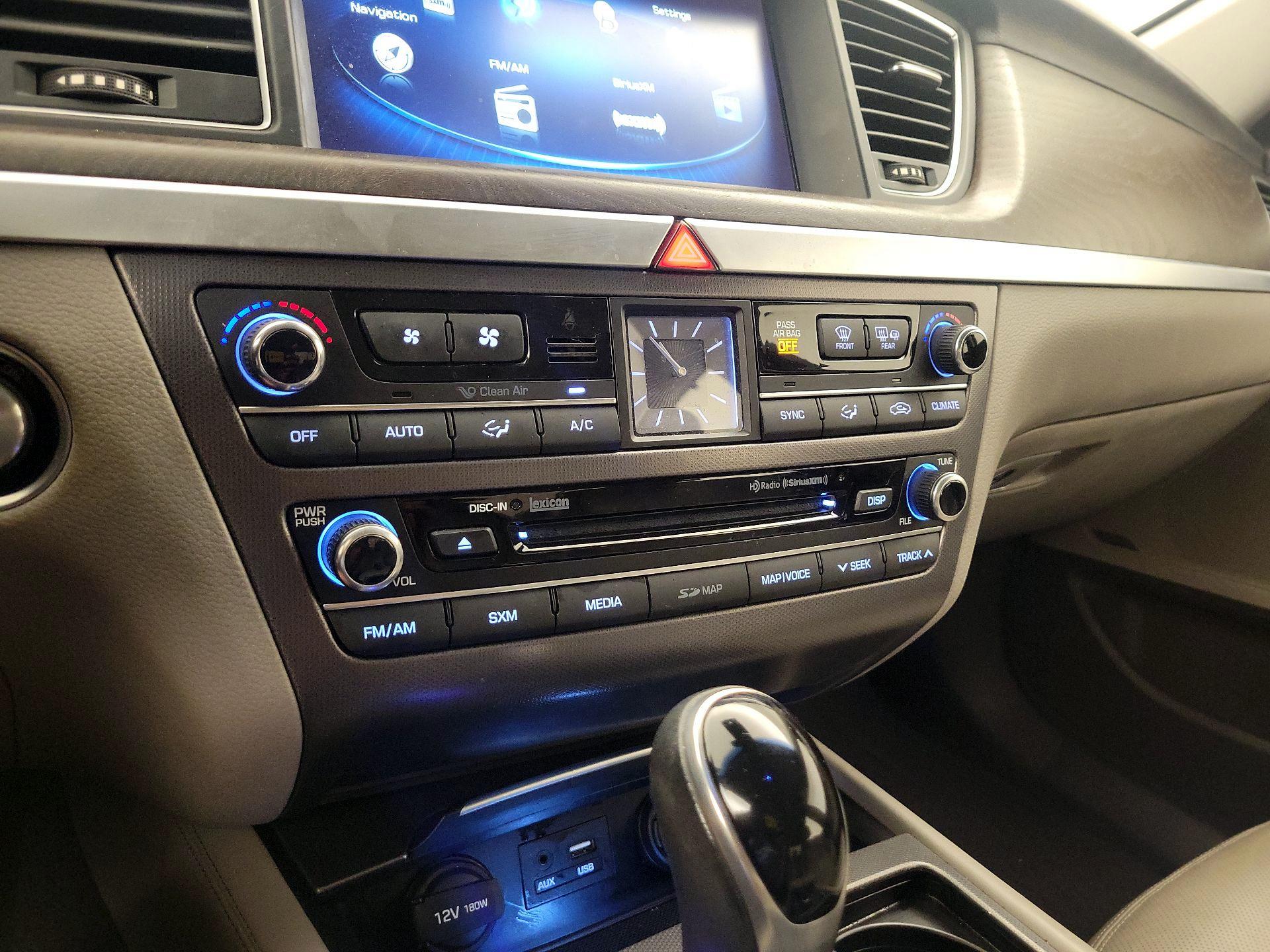 Thumbnail: 2015 Hyundai Genesis - 17