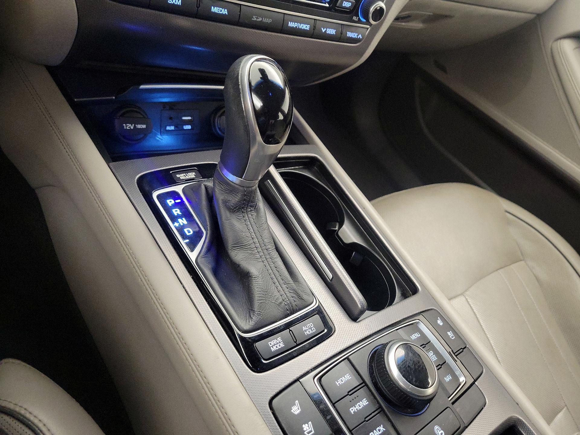 Thumbnail: 2015 Hyundai Genesis - 18