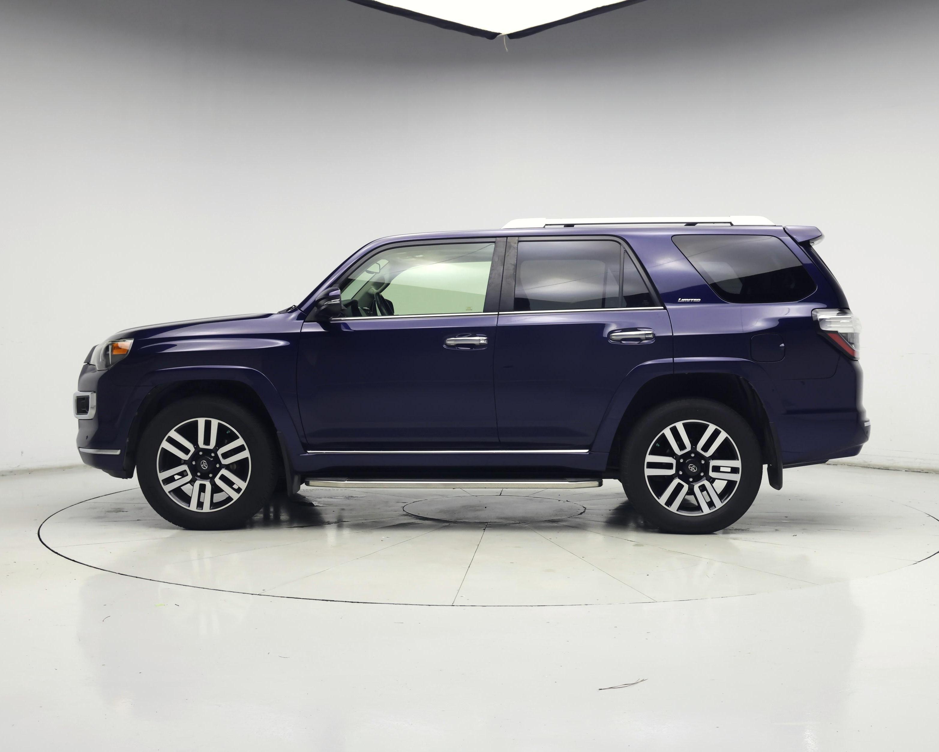 Thumbnail: 2017 Toyota 4Runner - 3