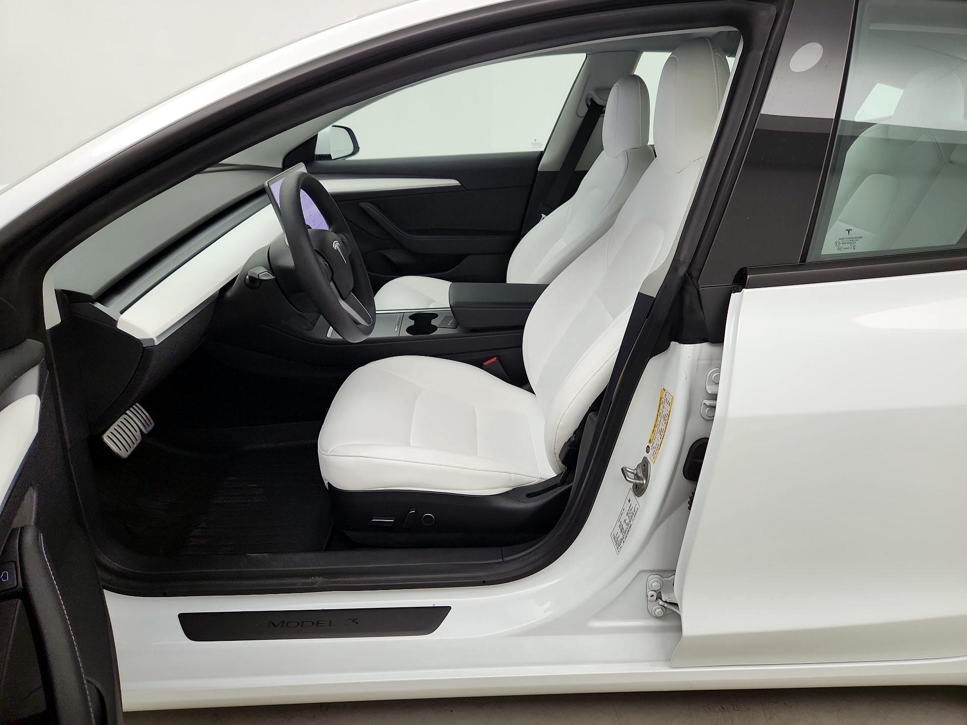 Thumbnail: 2022 Tesla Model 3 - 11