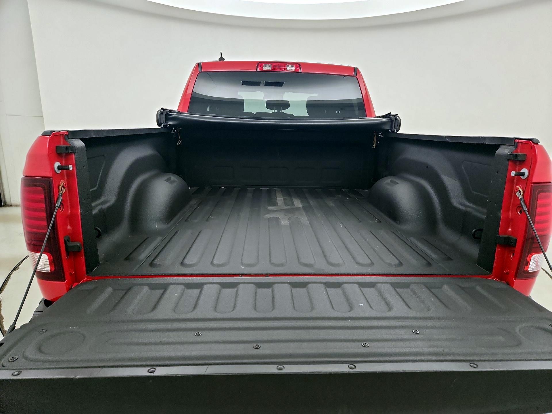 Thumbnail: 2021 RAM 1500 Classic - 19