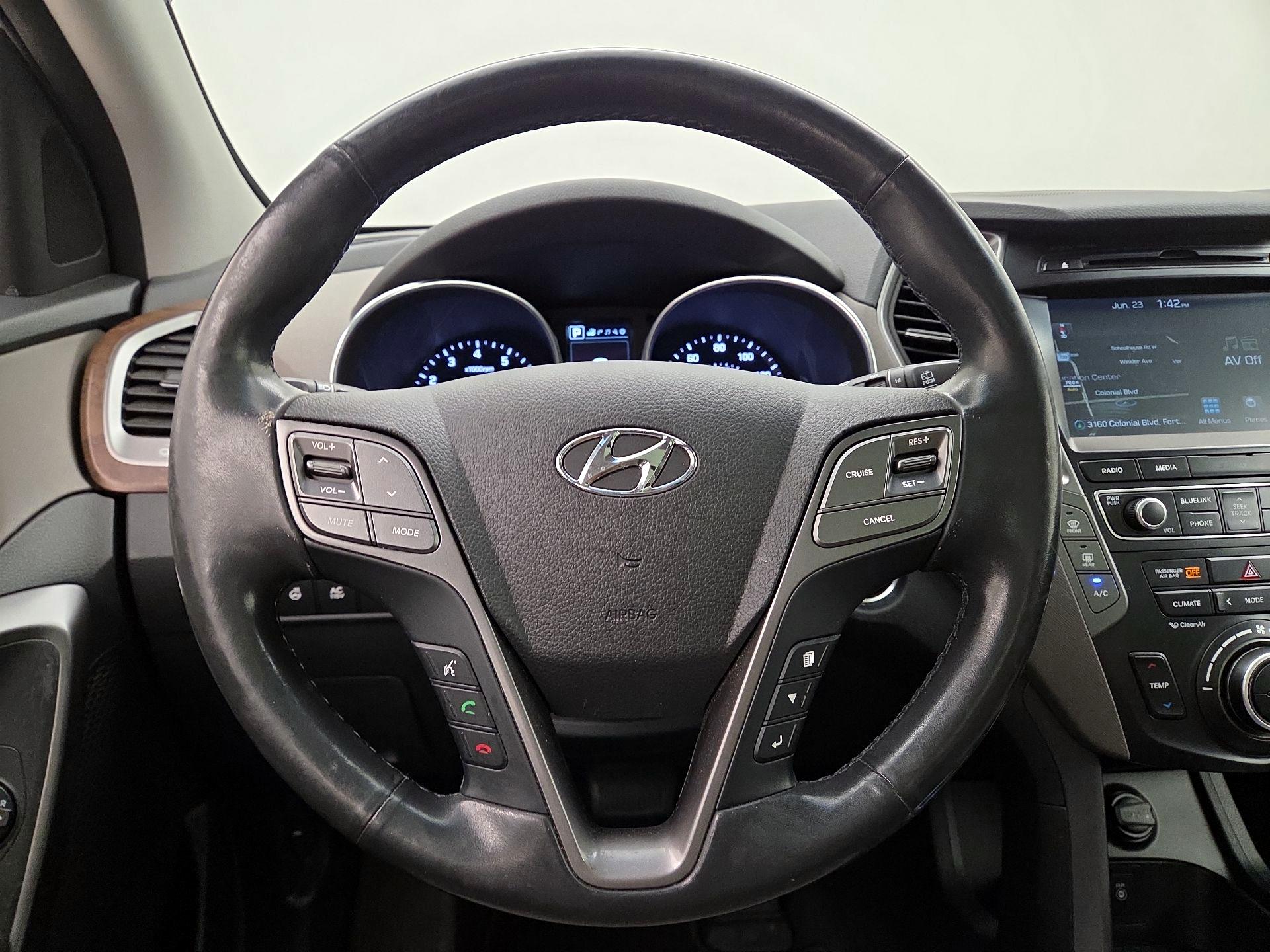 Thumbnail: 2017 Hyundai Santa Fe - 10