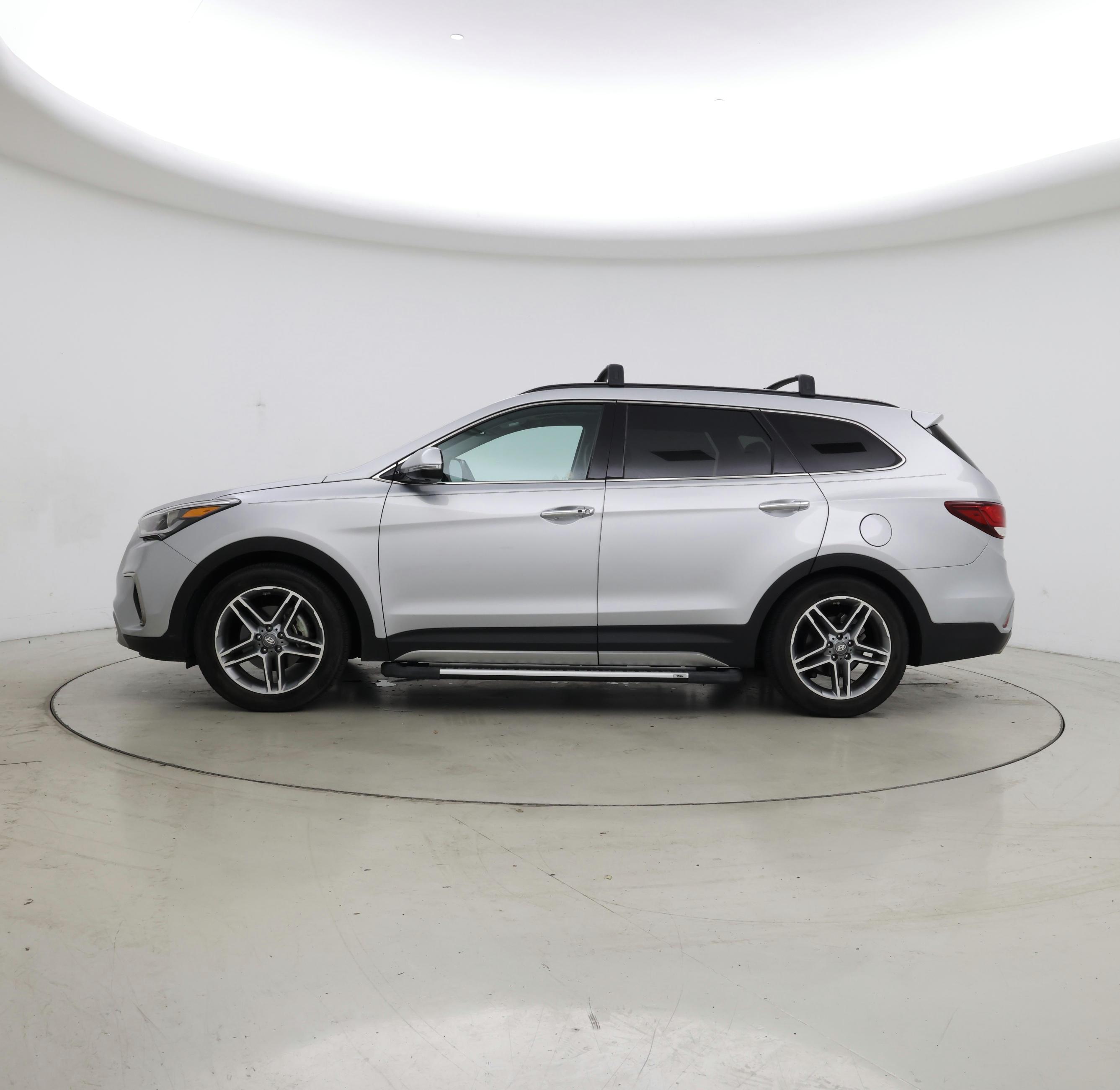 Thumbnail: 2017 Hyundai Santa Fe - 3