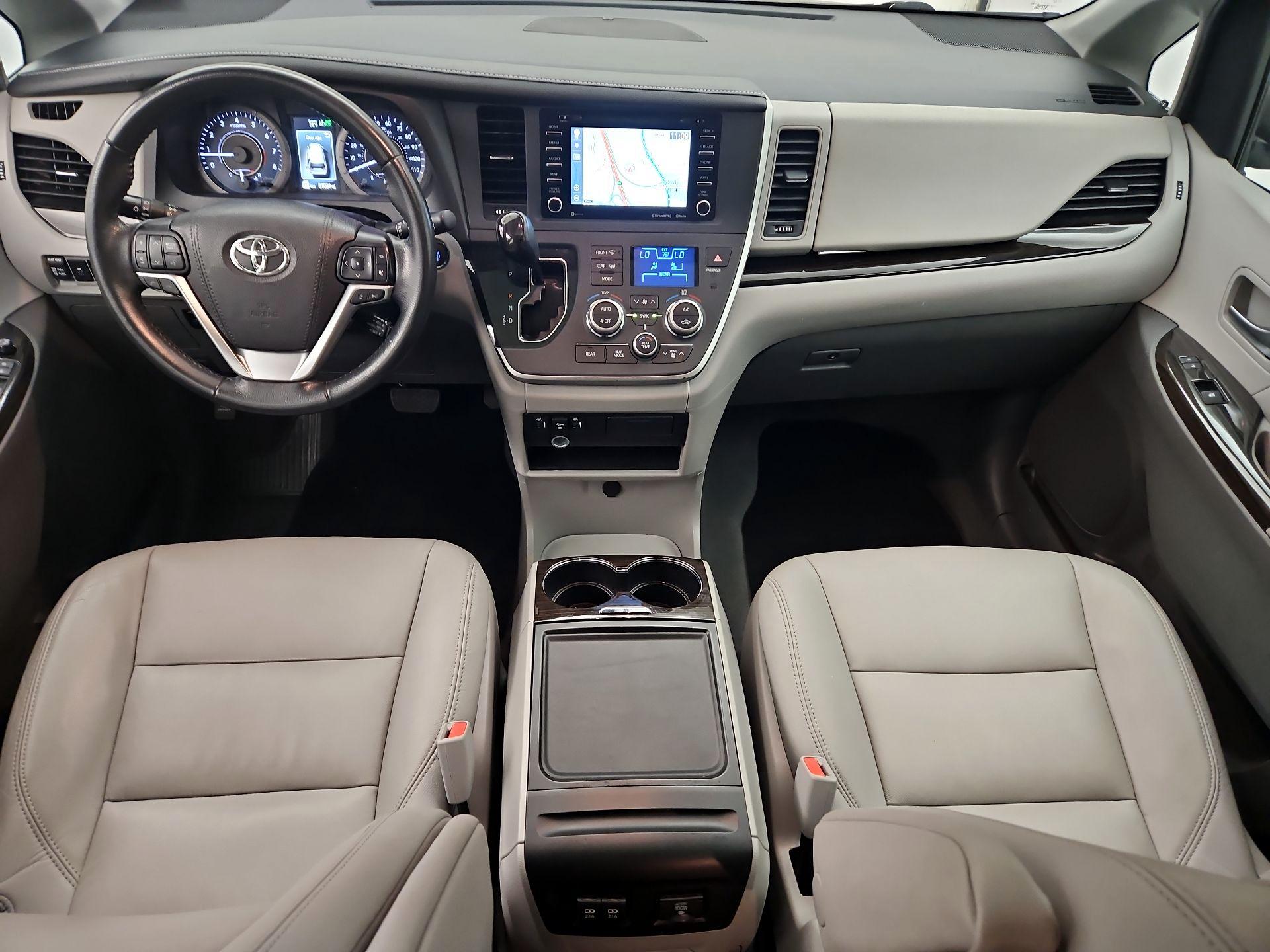 Thumbnail: 2020 Toyota Sienna - 9
