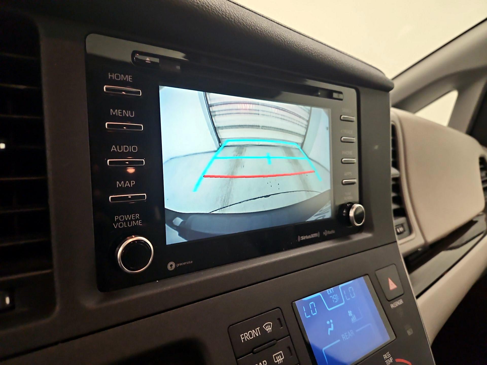 Thumbnail: 2020 Toyota Sienna - 15