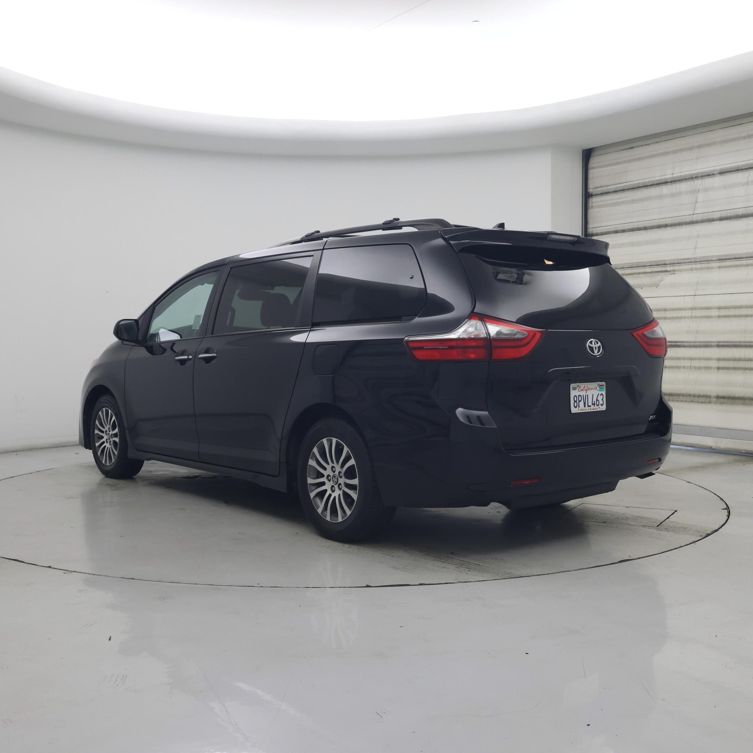 Thumbnail: 2020 Toyota Sienna - 2