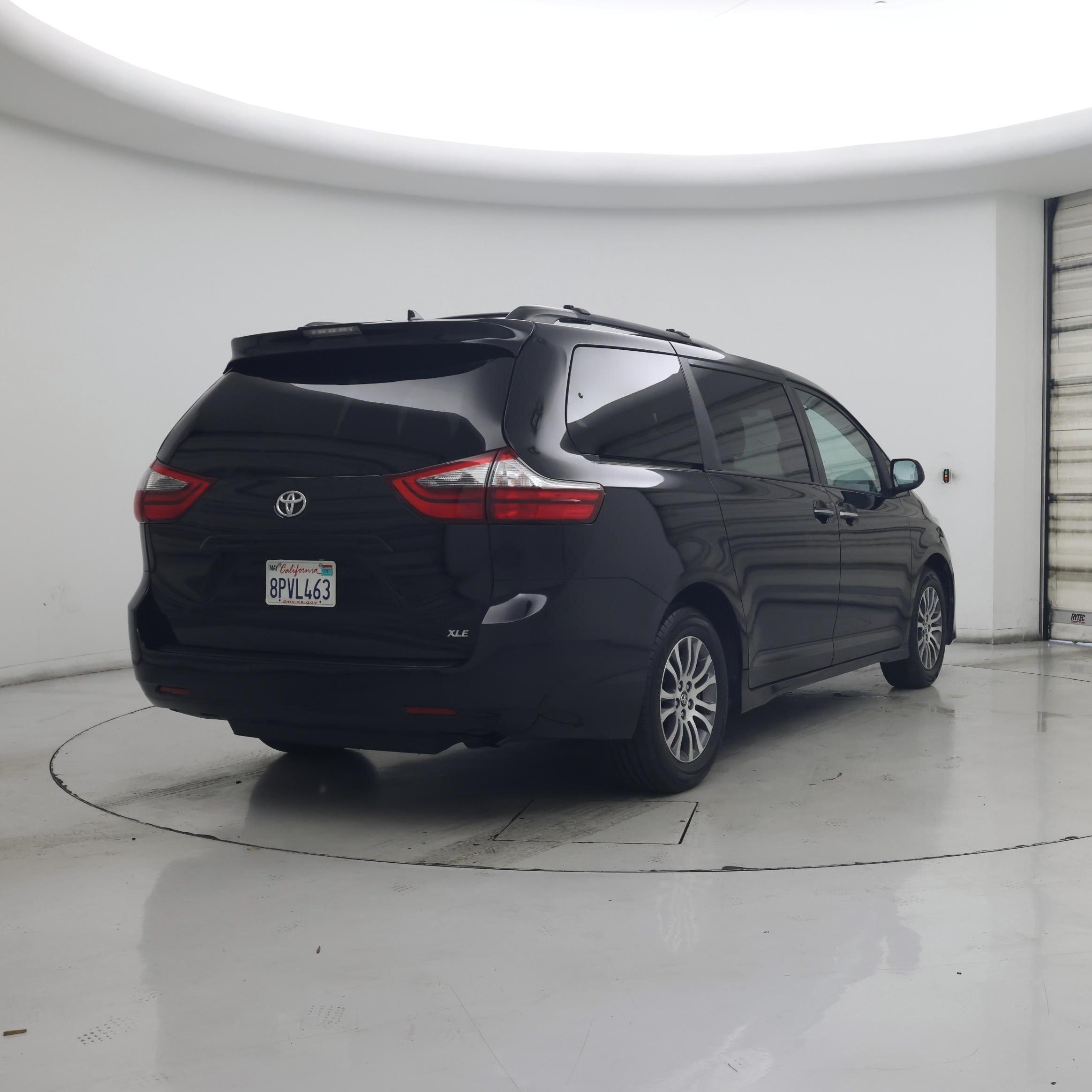 Thumbnail: 2020 Toyota Sienna - 8