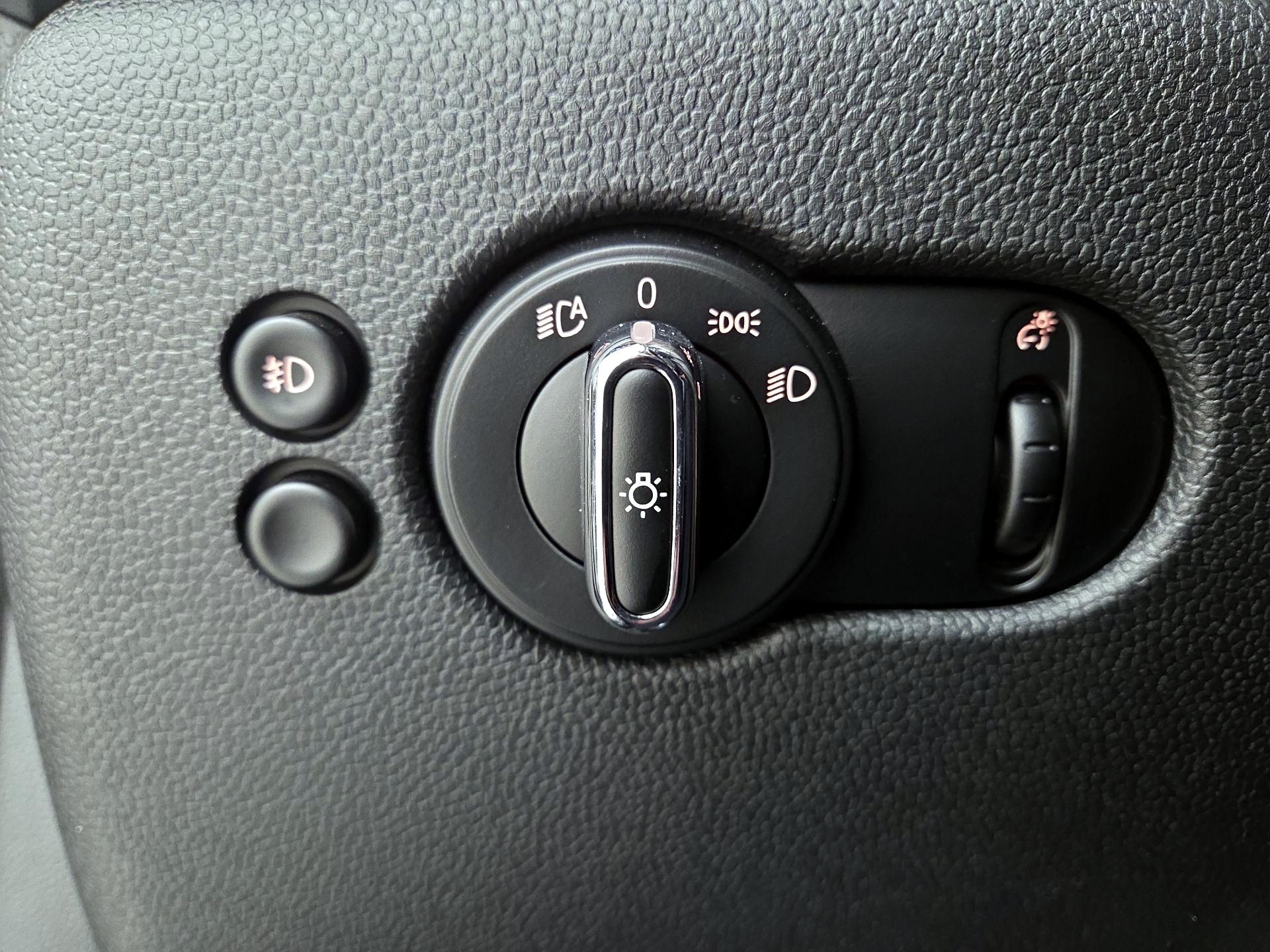 Thumbnail: 2021 MINI Cooper Hardtop - 13