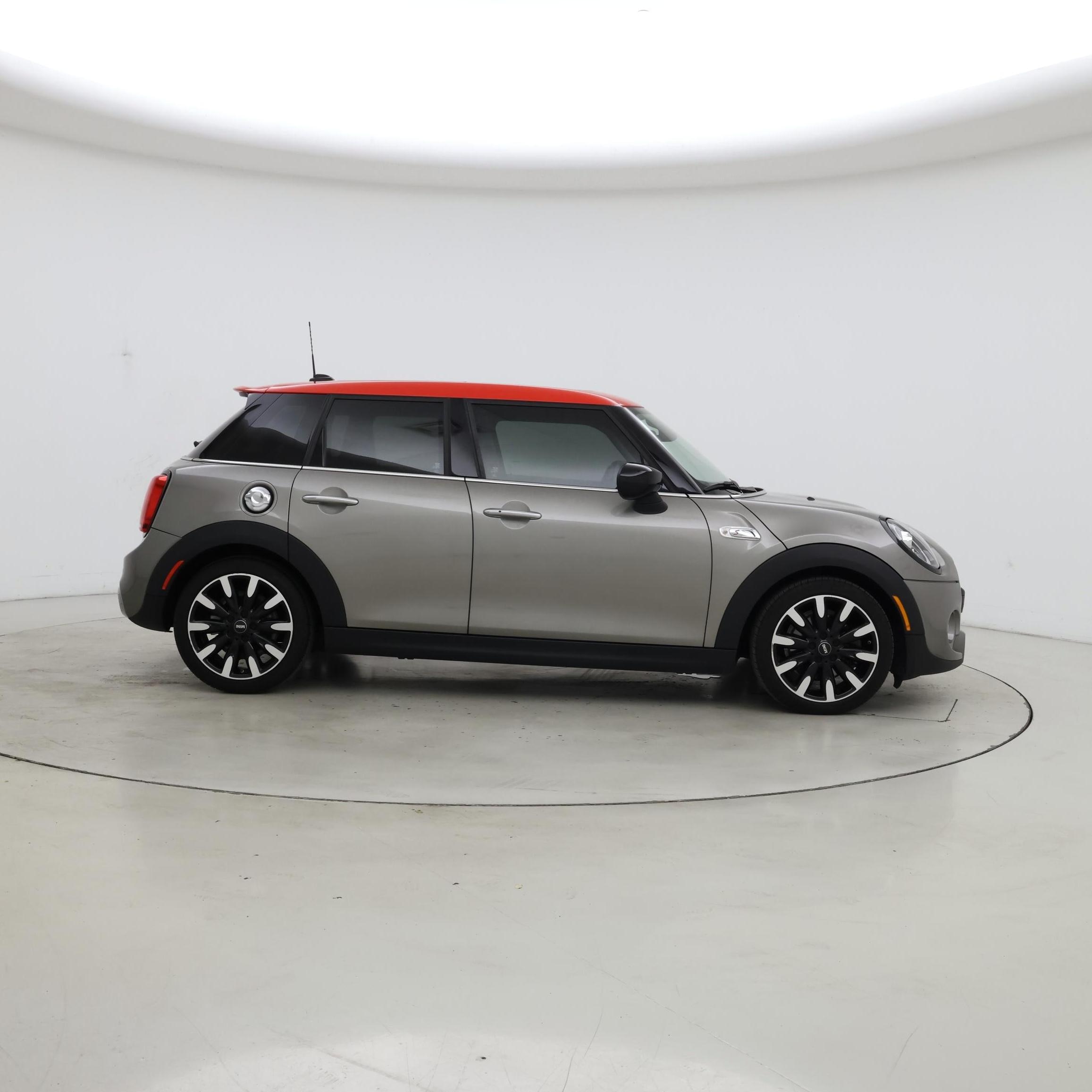 Thumbnail: 2021 MINI Cooper Hardtop - 7