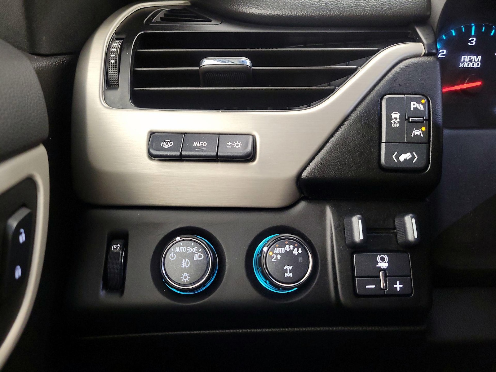 2020 GMC Yukon Denali - Photo 14