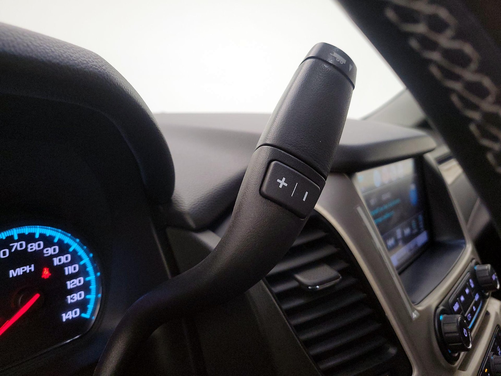 2020 GMC Yukon Denali - Photo 19
