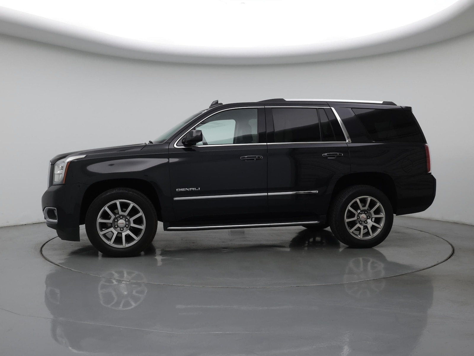 2020 GMC Yukon Denali - Photo 4