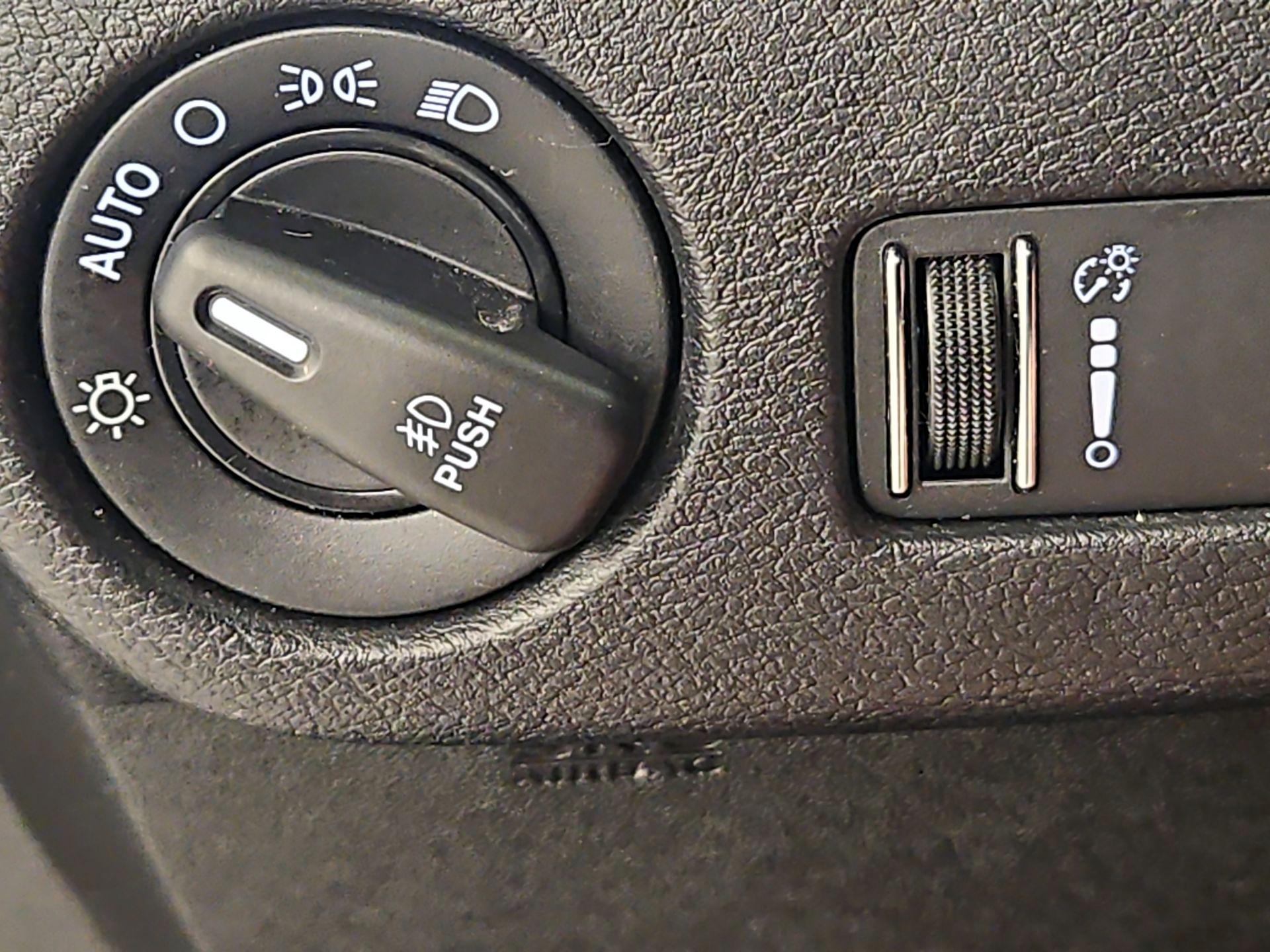 Thumbnail: 2019 Dodge Grand Caravan - 13