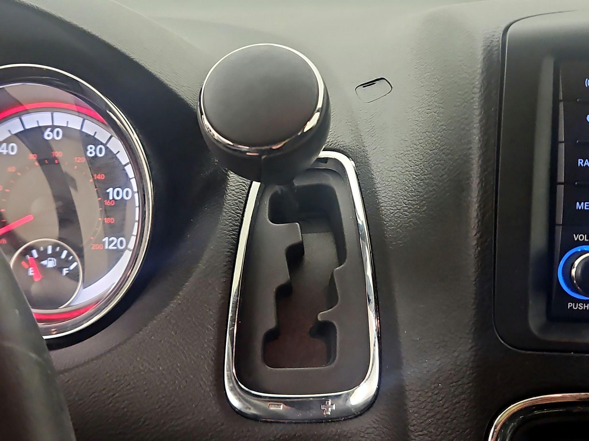 Thumbnail: 2019 Dodge Grand Caravan - 17