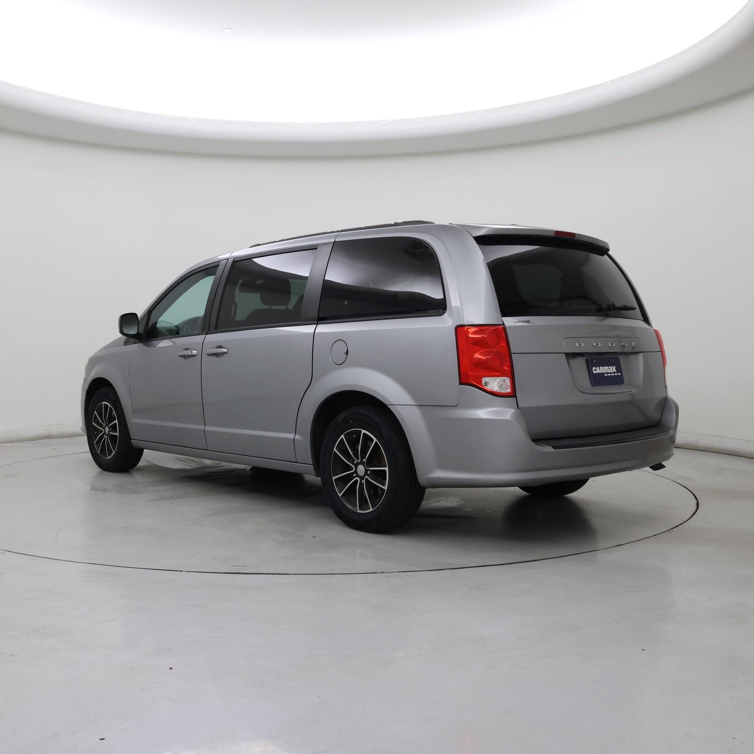 Thumbnail: 2019 Dodge Grand Caravan - 2