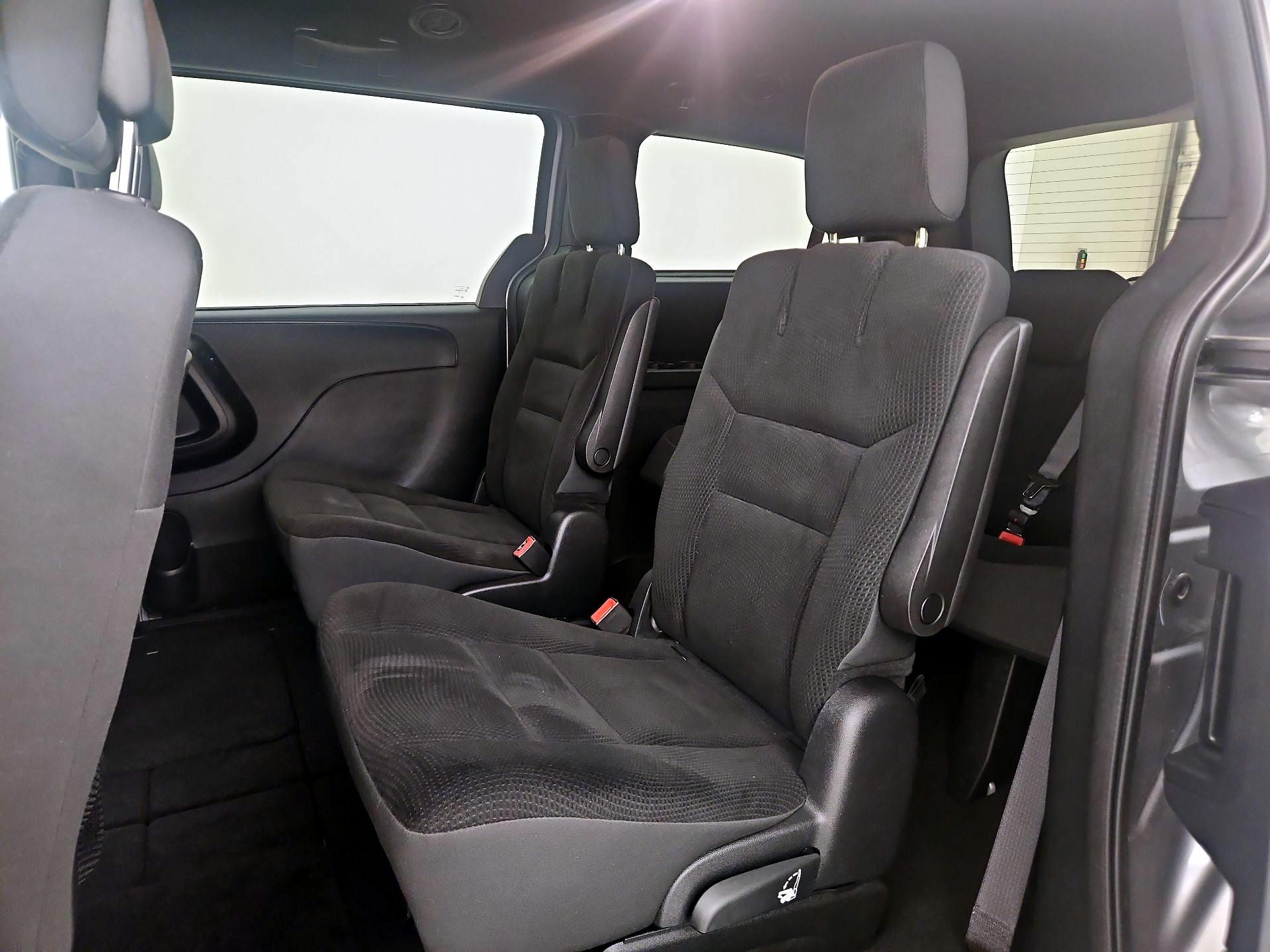 Thumbnail: 2019 Dodge Grand Caravan - 19