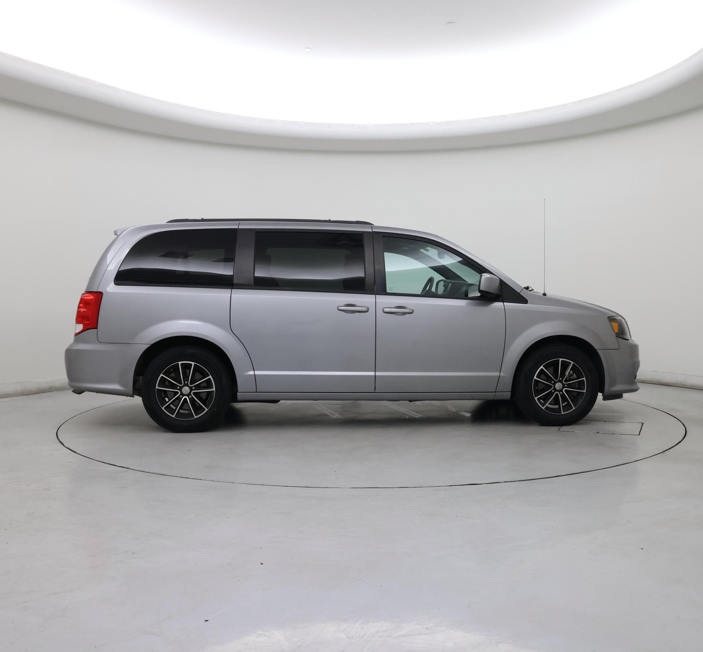Thumbnail: 2019 Dodge Grand Caravan - 7