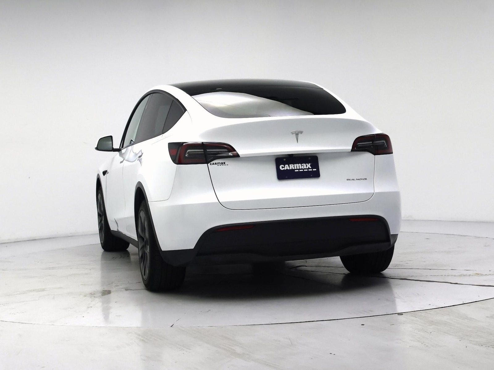 2025 Tesla Model Y Long Range - Photo 3
