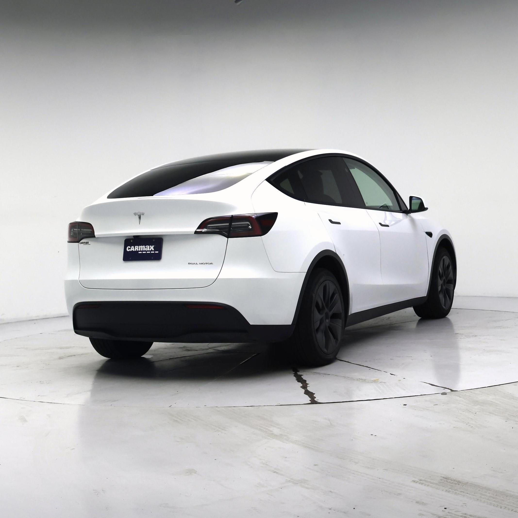 Thumbnail: 2025 Tesla Model Y - 8