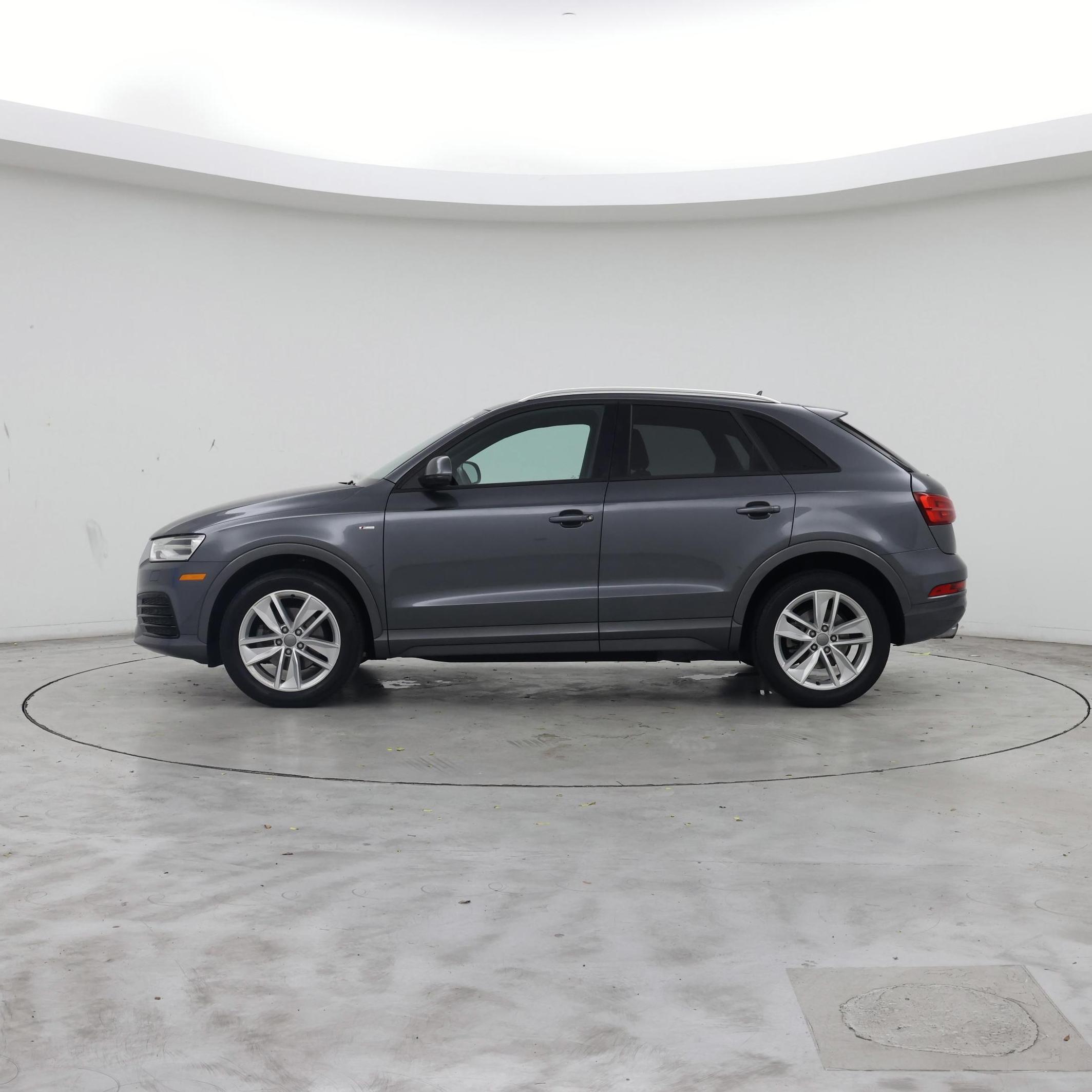 Thumbnail: 2018 Audi Q3 - 3