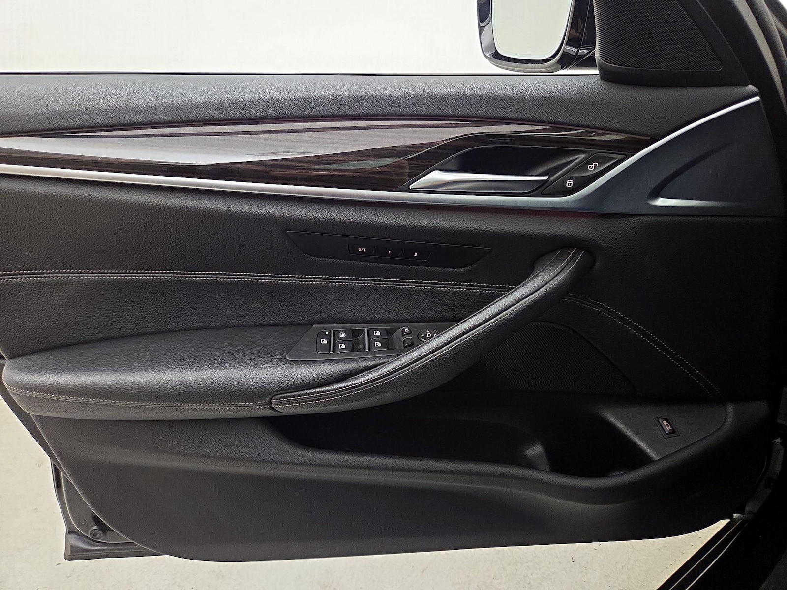 2017 BMW 5 Series 530i - Photo 13