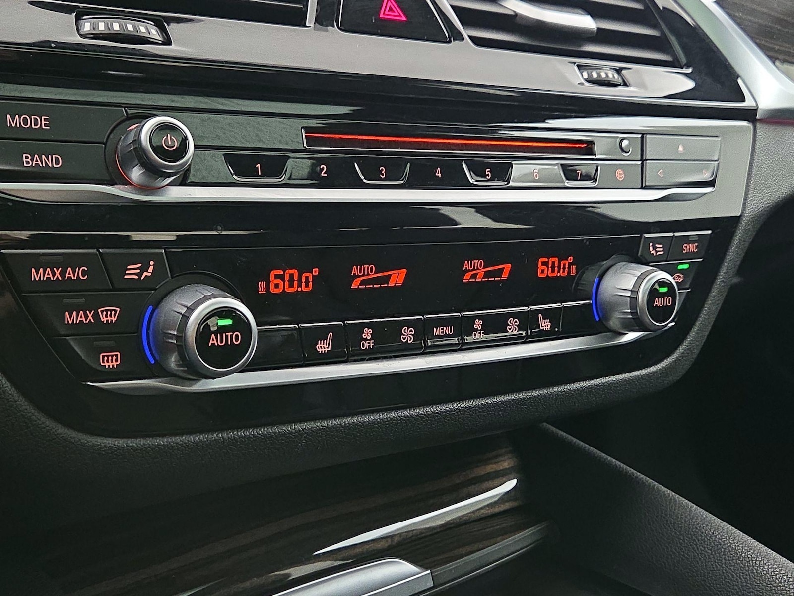 2017 BMW 5 Series 530i - Photo 18