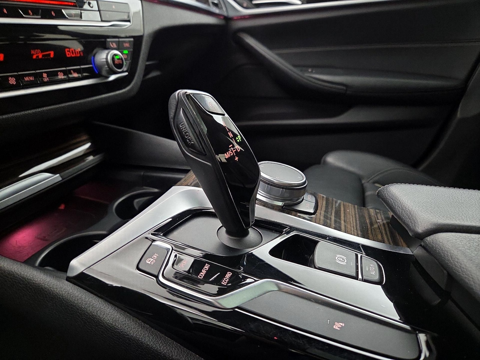 2017 BMW 5 Series 530i - Photo 19