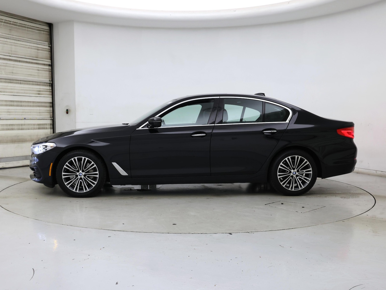 2017 BMW 5 Series 530i - Photo 4