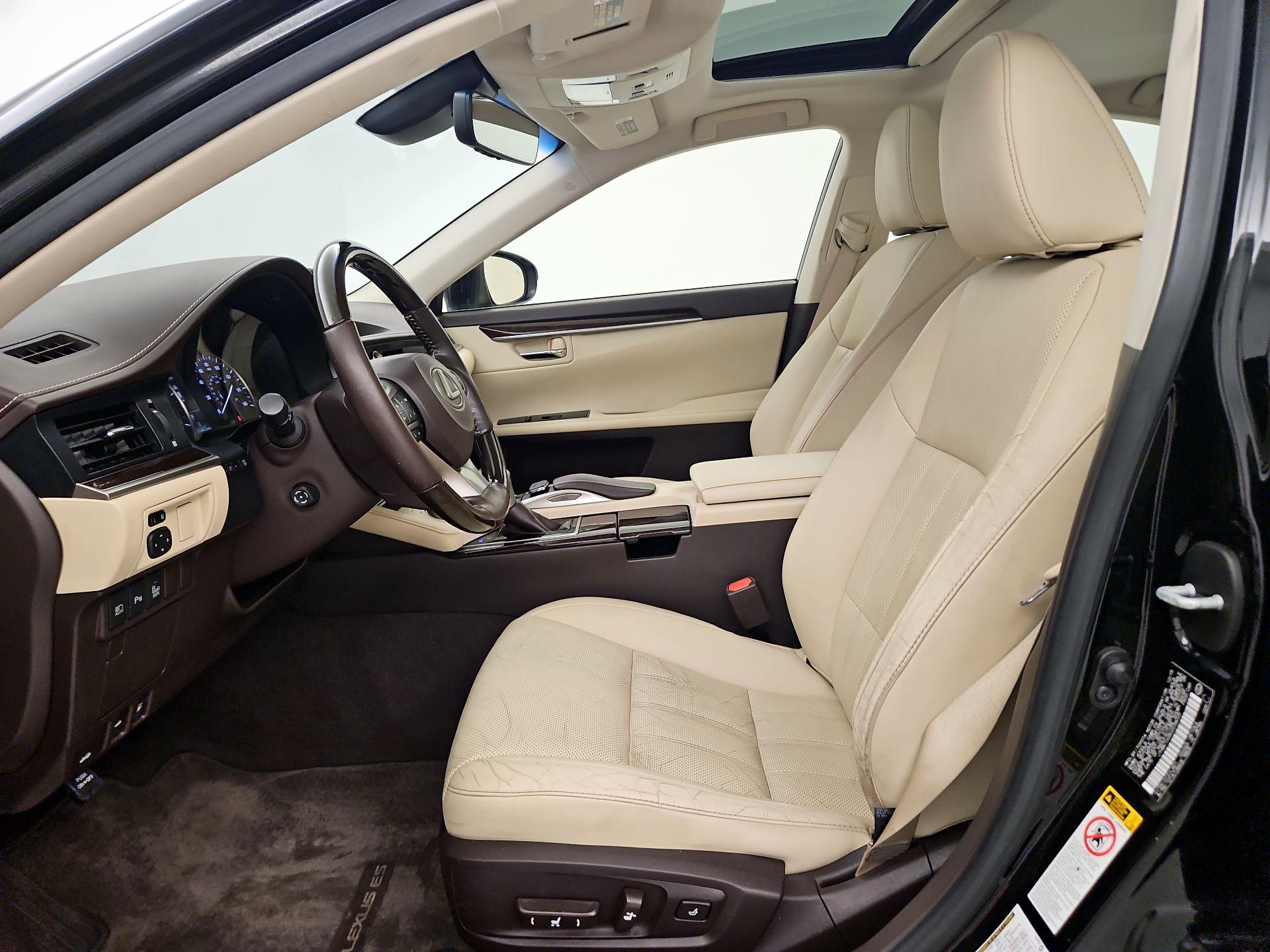 Thumbnail: 2016 Lexus ES - 11