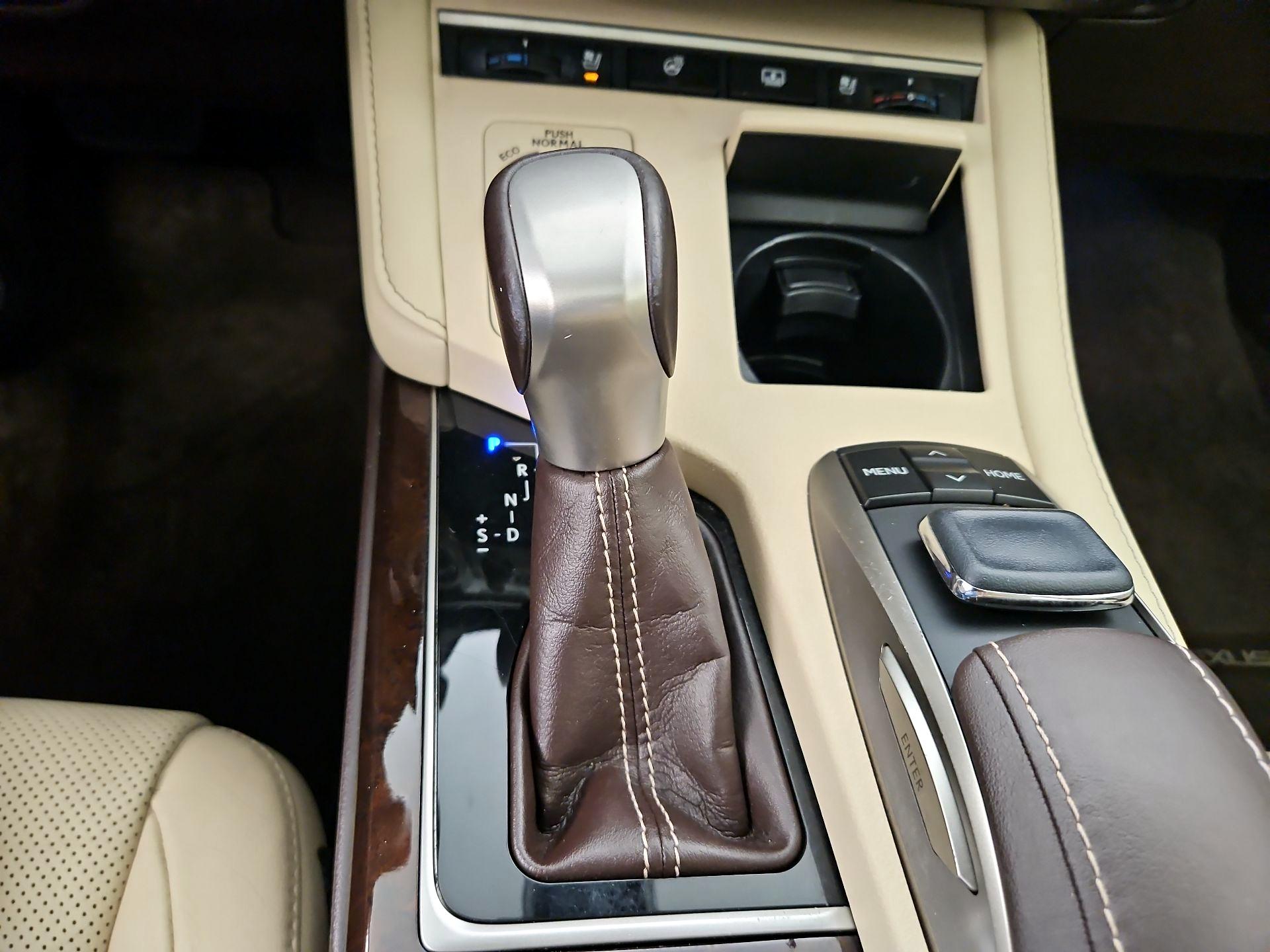 Thumbnail: 2016 Lexus ES - 18