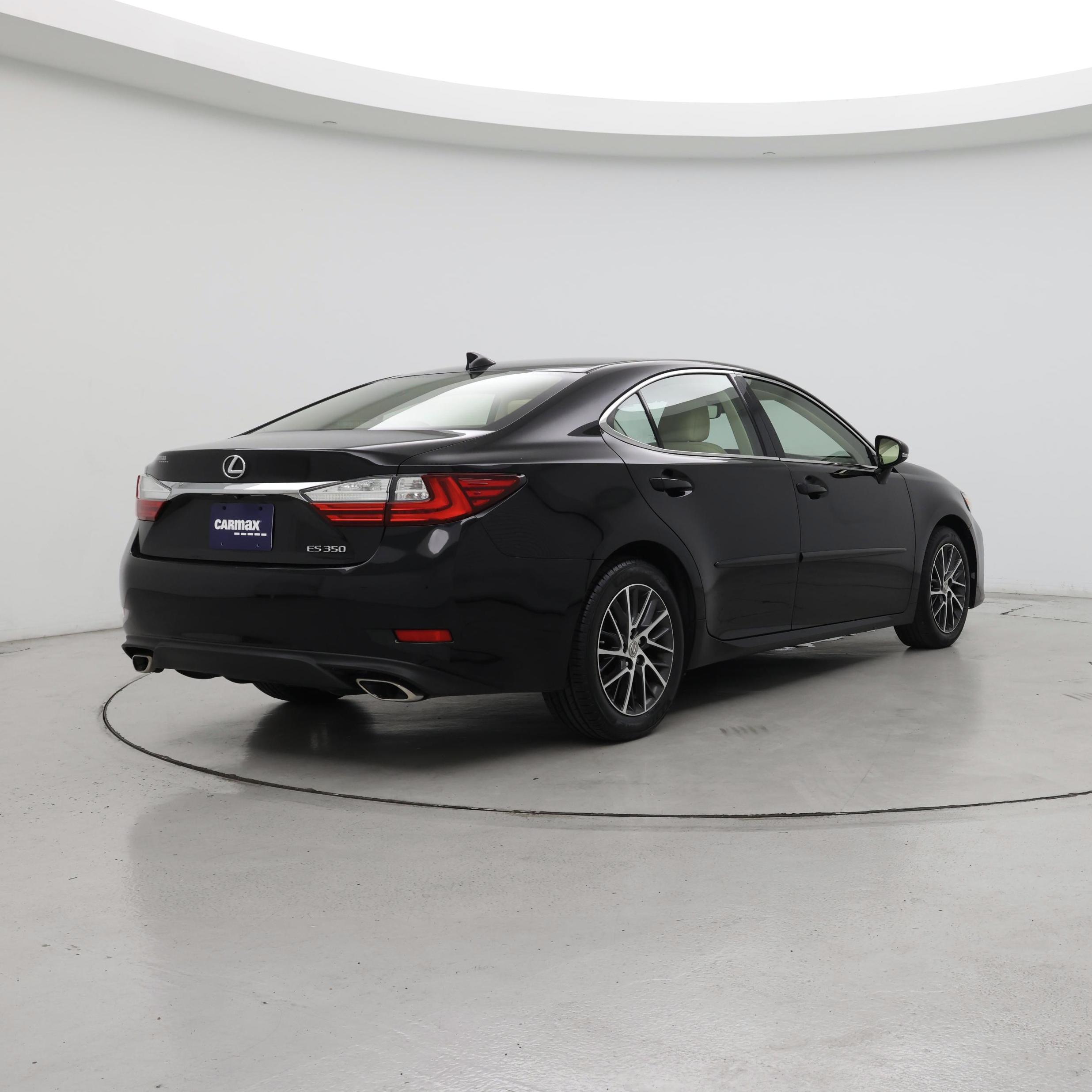 Thumbnail: 2016 Lexus ES - 8