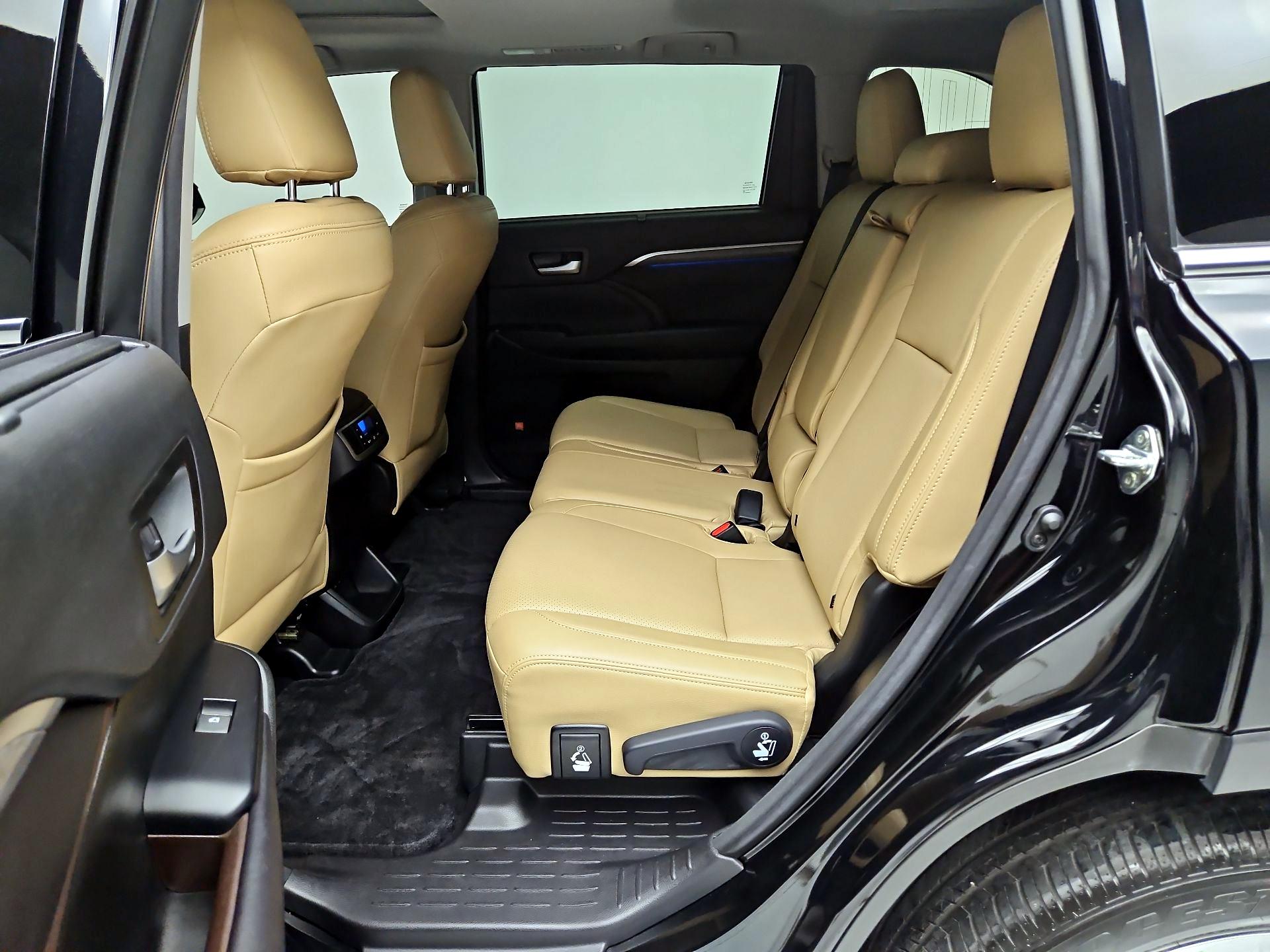 Thumbnail: 2017 Toyota Highlander - 20