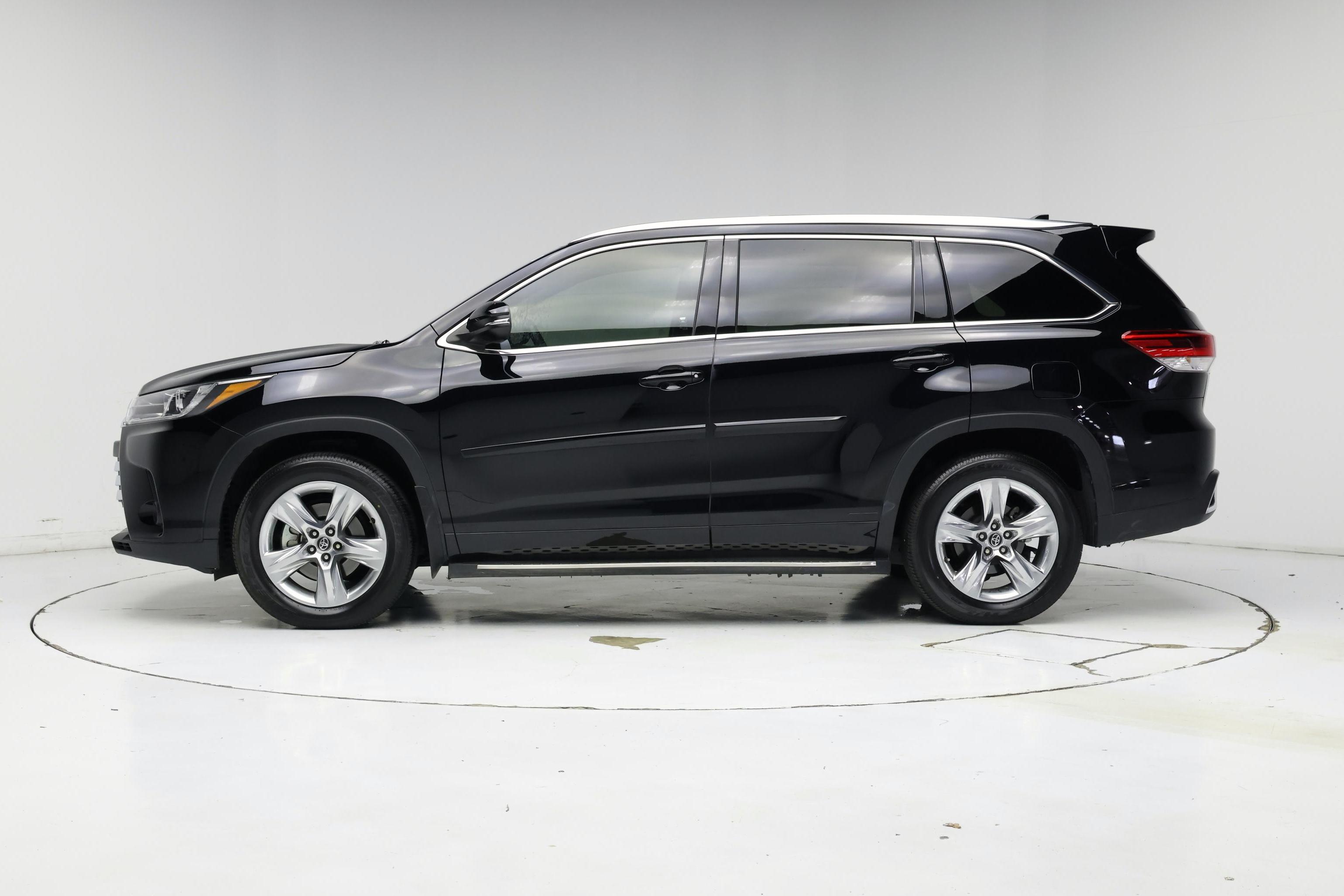Thumbnail: 2017 Toyota Highlander - 3
