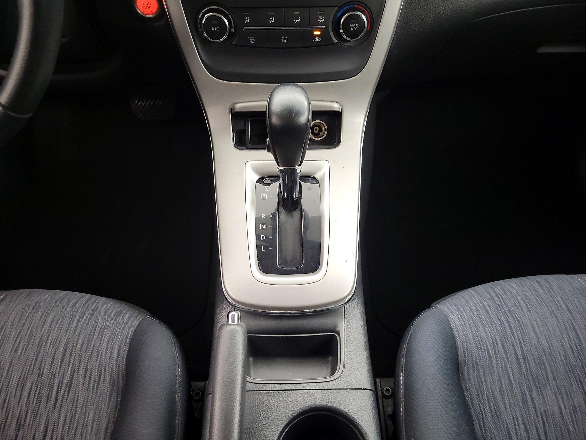 Thumbnail: 2015 Nissan Sentra - 17