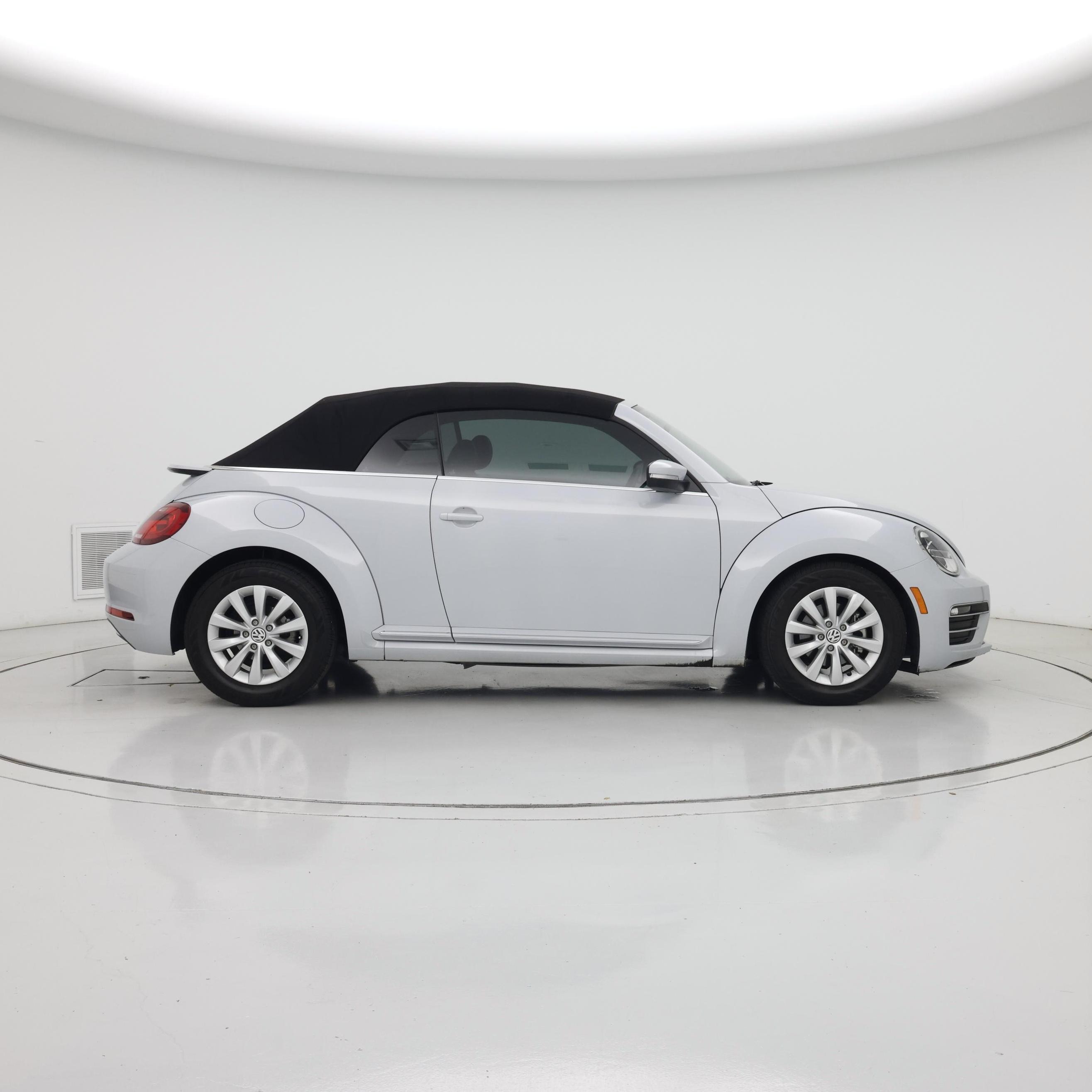 Thumbnail: 2019 Volkswagen Beetle - 7