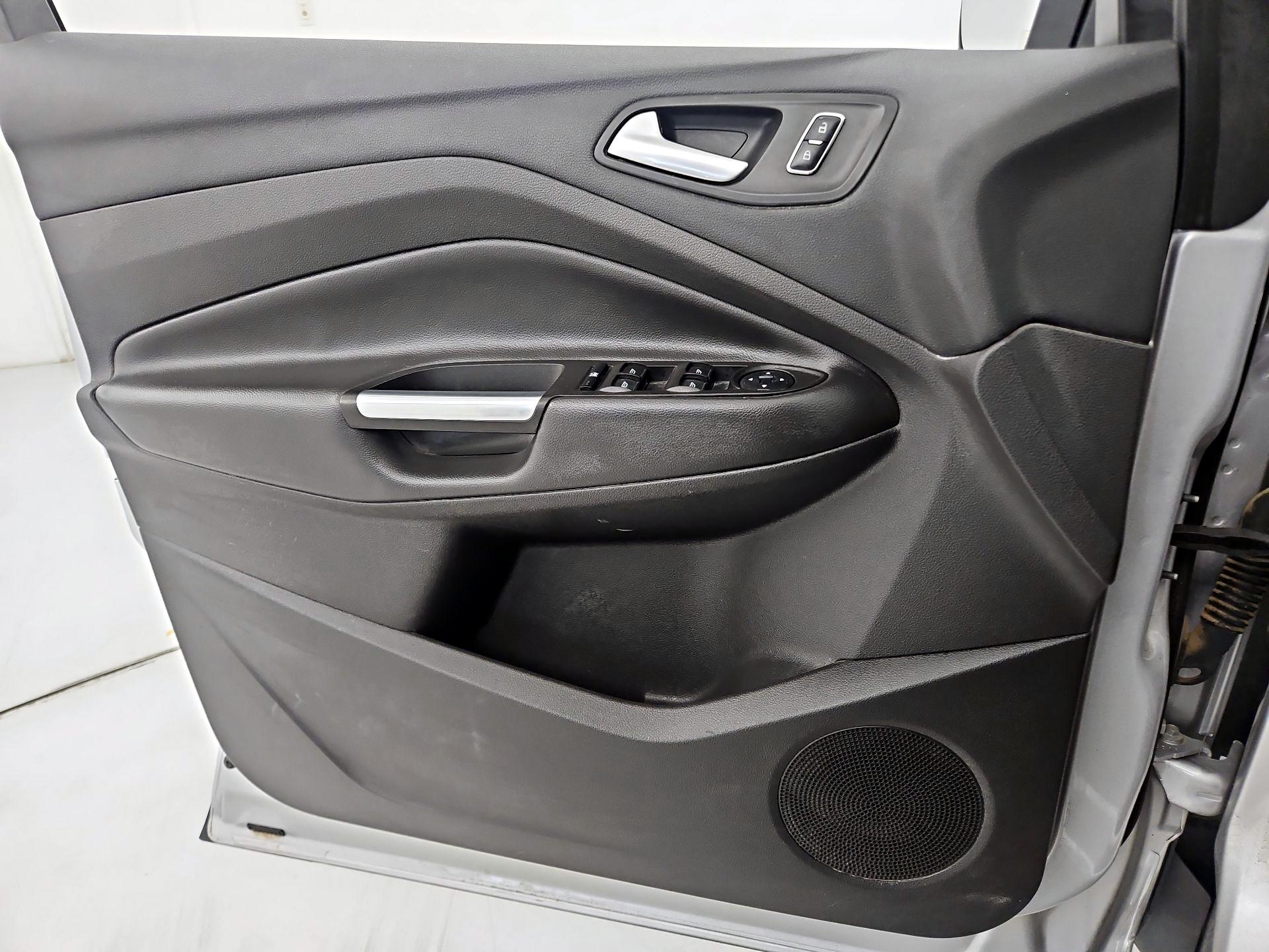 Thumbnail: 2016 Ford Escape - 12