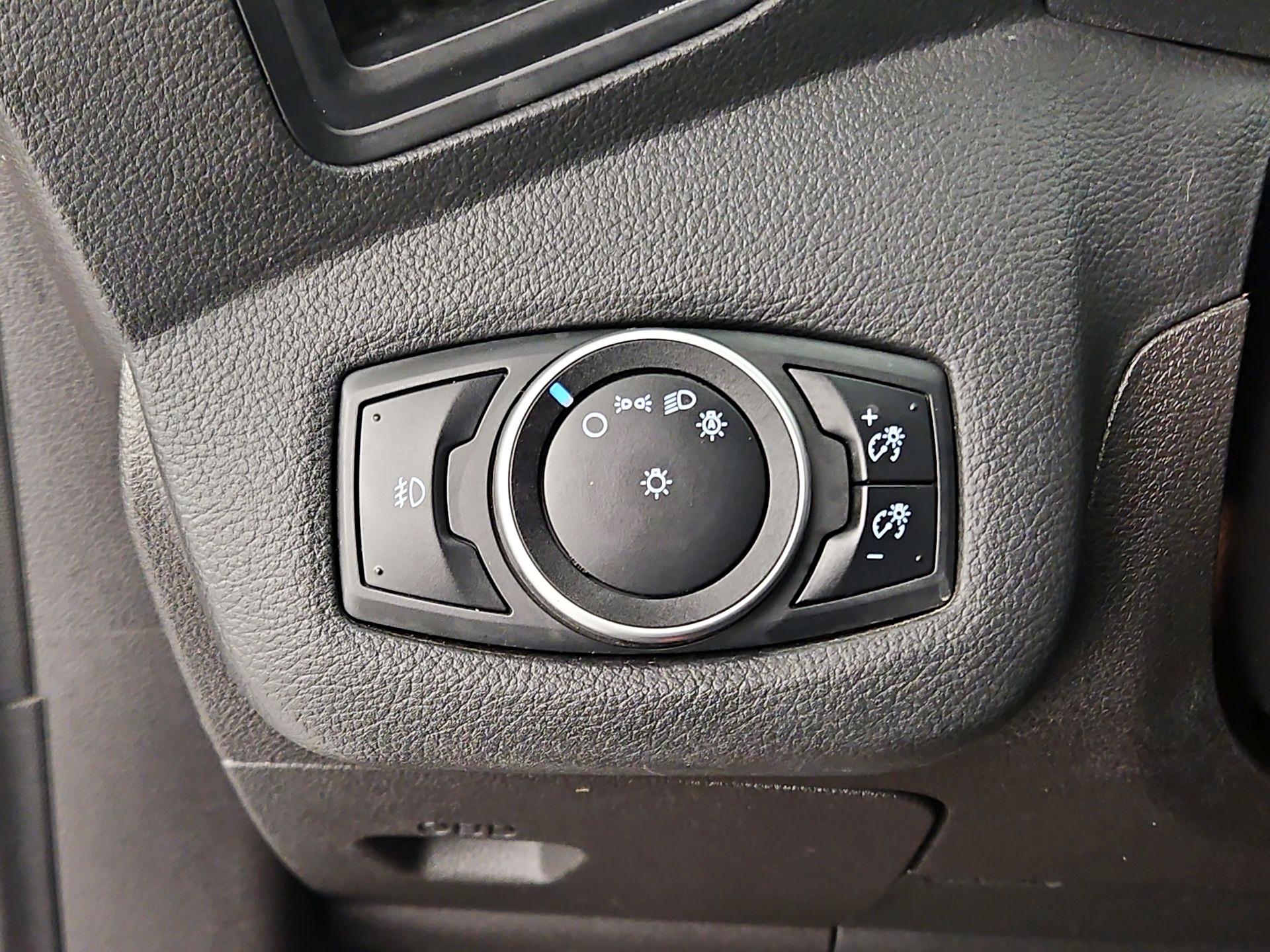 Thumbnail: 2016 Ford Escape - 13