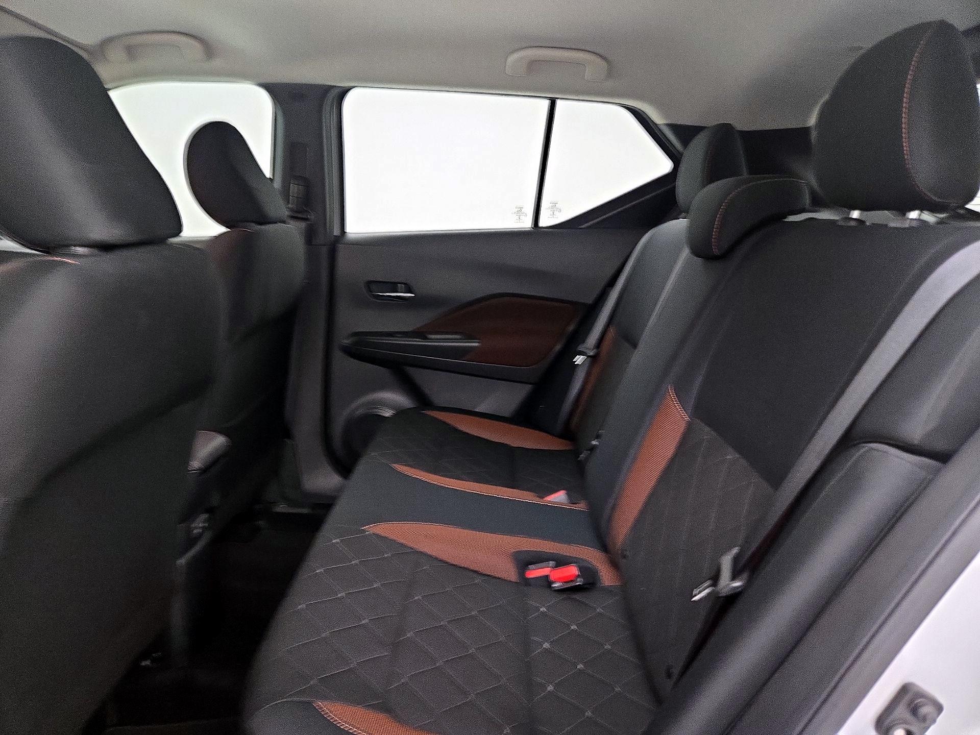 Thumbnail: 2020 Nissan Kicks - 18