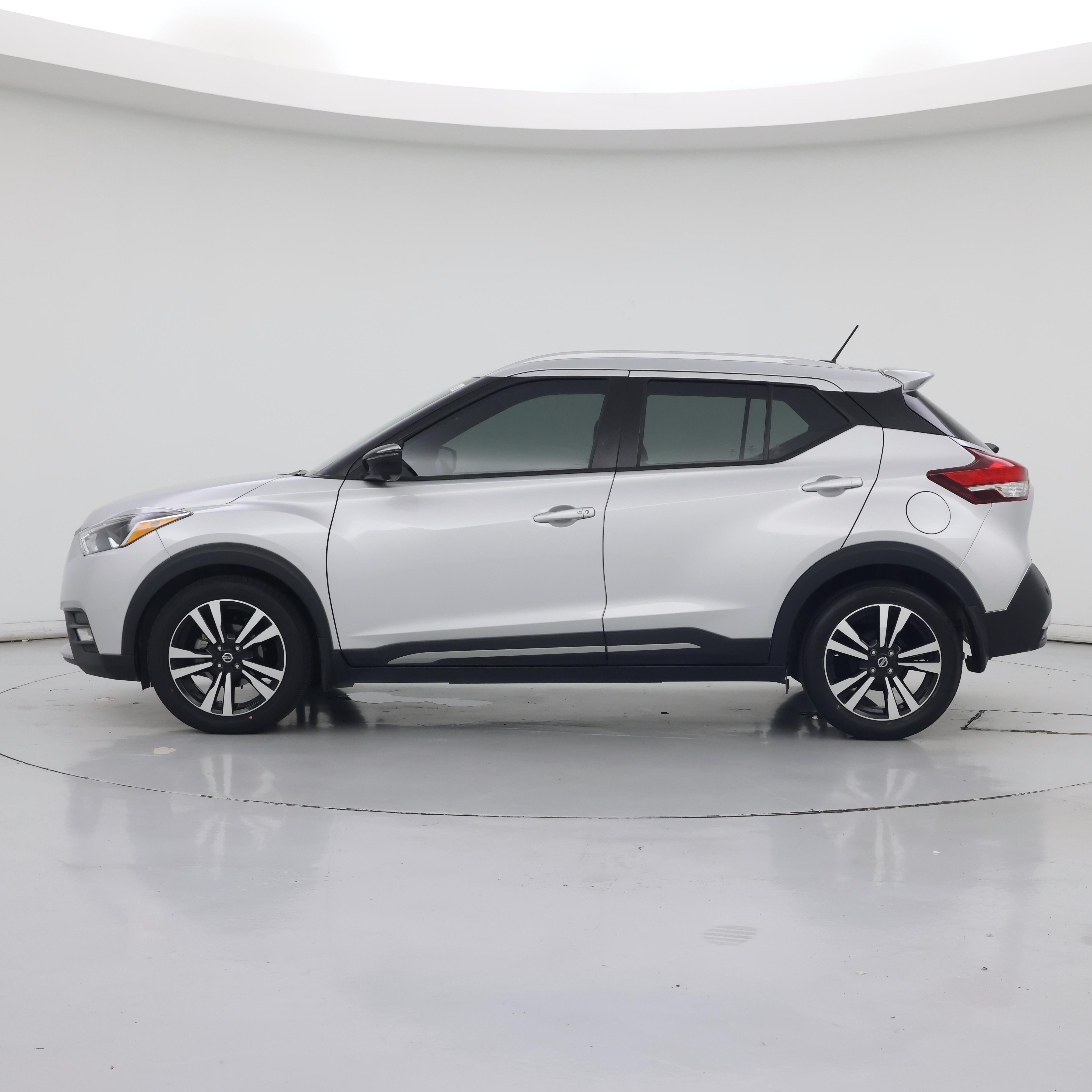 Thumbnail: 2020 Nissan Kicks - 3
