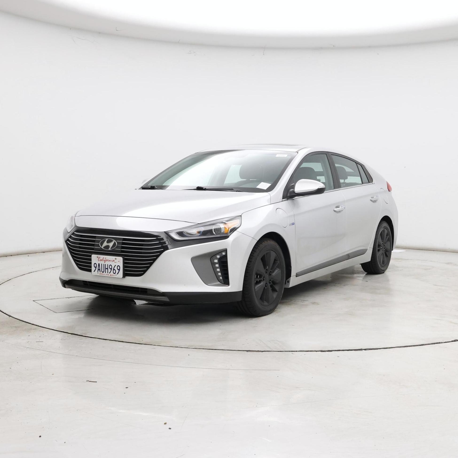 Thumbnail: 2019 Hyundai Ioniq - 4