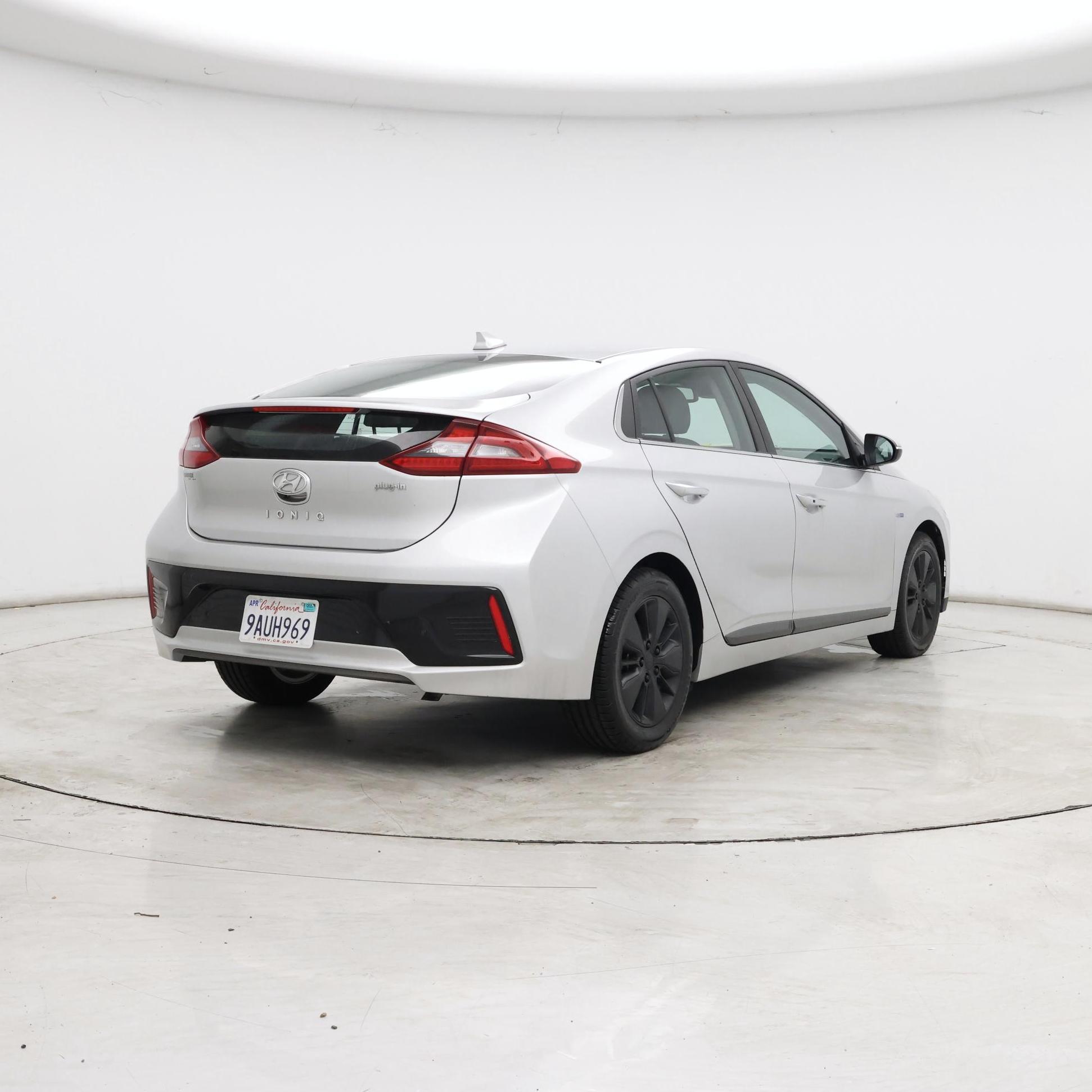 Thumbnail: 2019 Hyundai Ioniq - 8