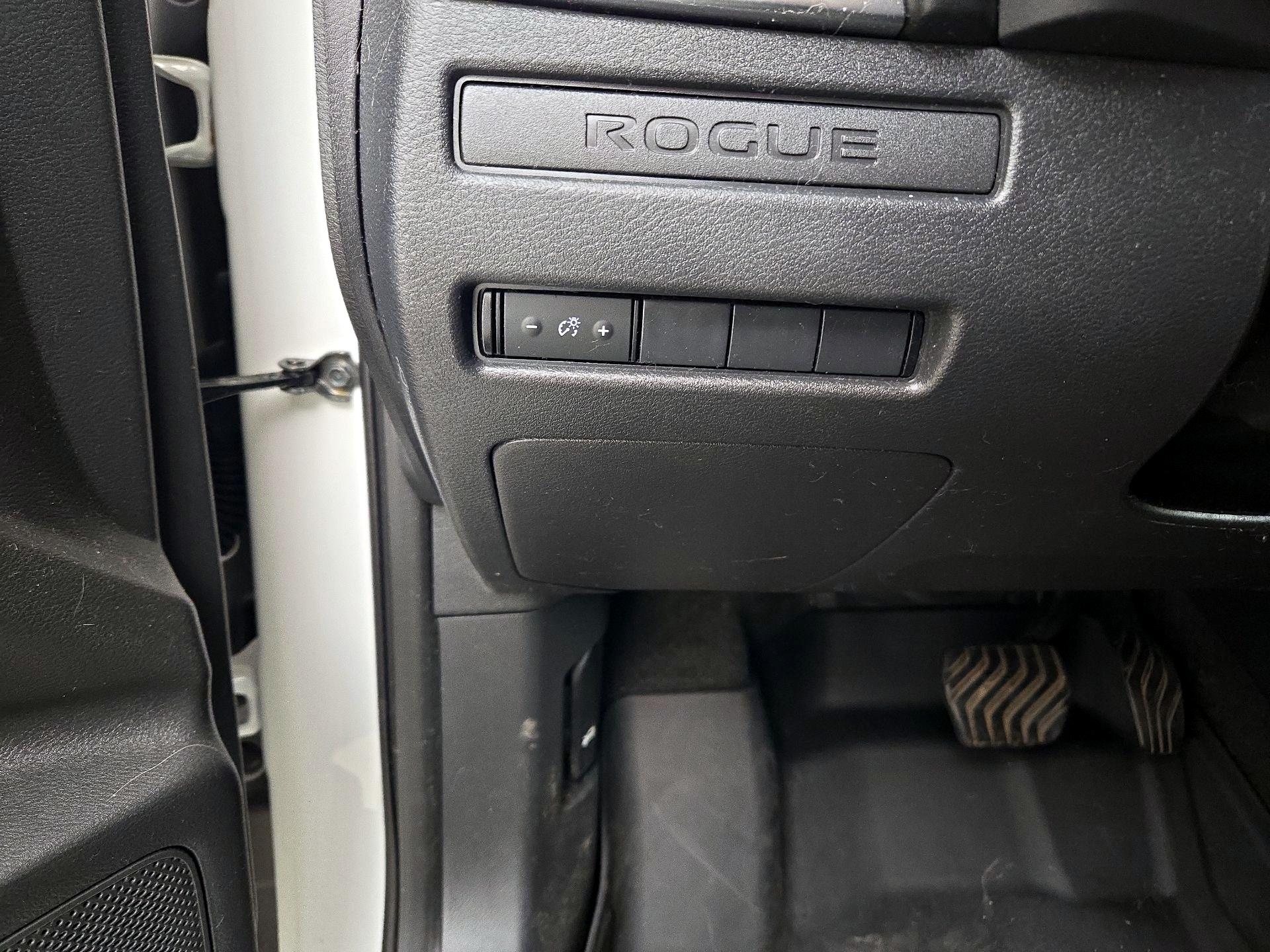 Thumbnail: 2023 Nissan Rogue - 13