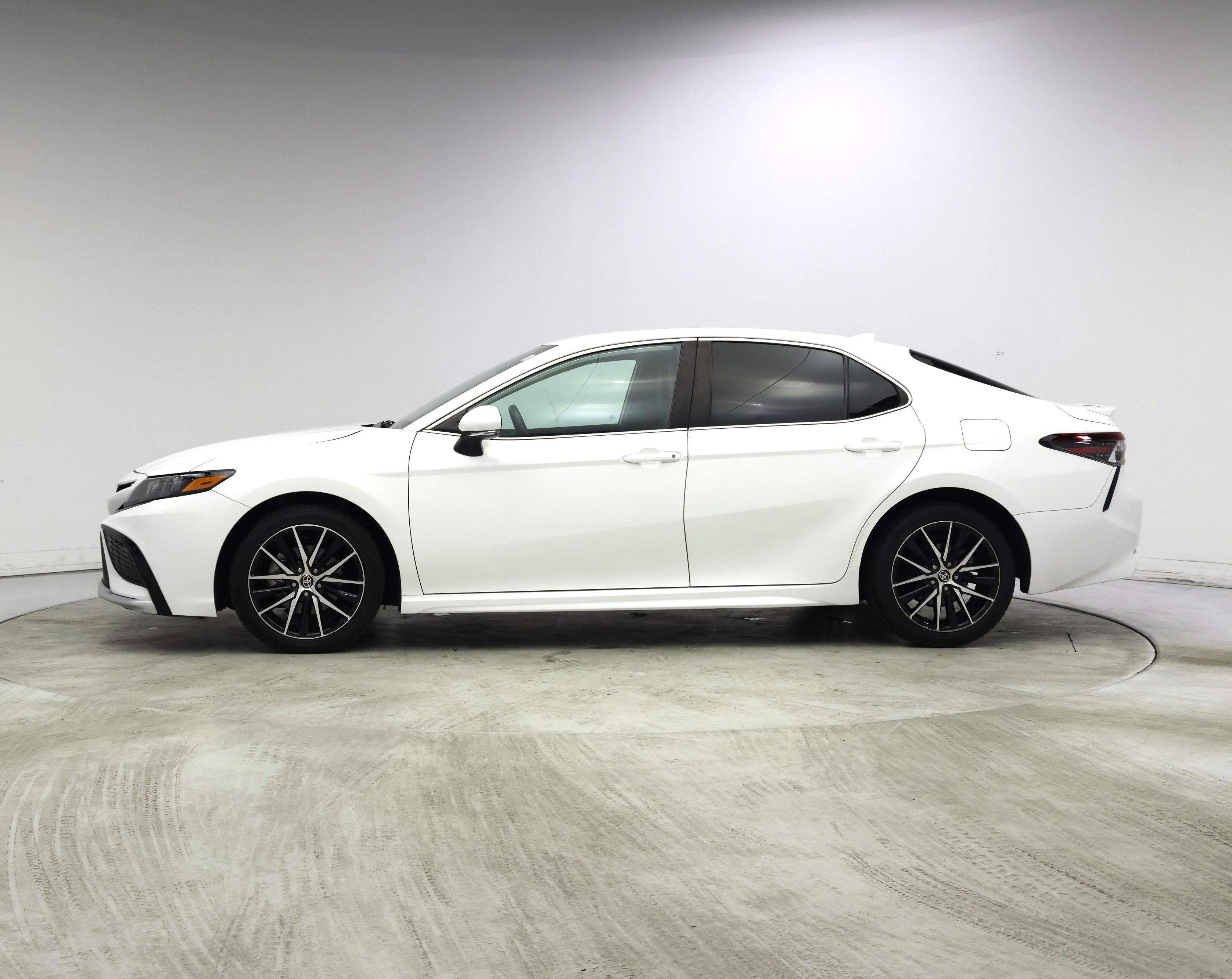 Thumbnail: 2024 Toyota Camry - 3
