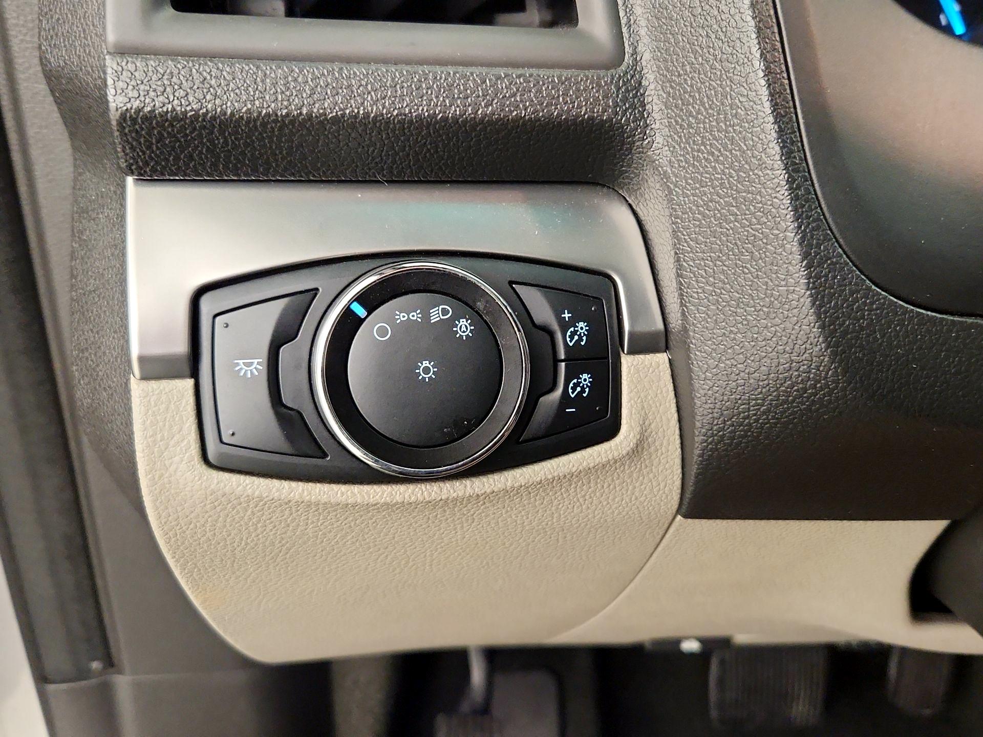 Thumbnail: 2014 Ford Explorer - 13