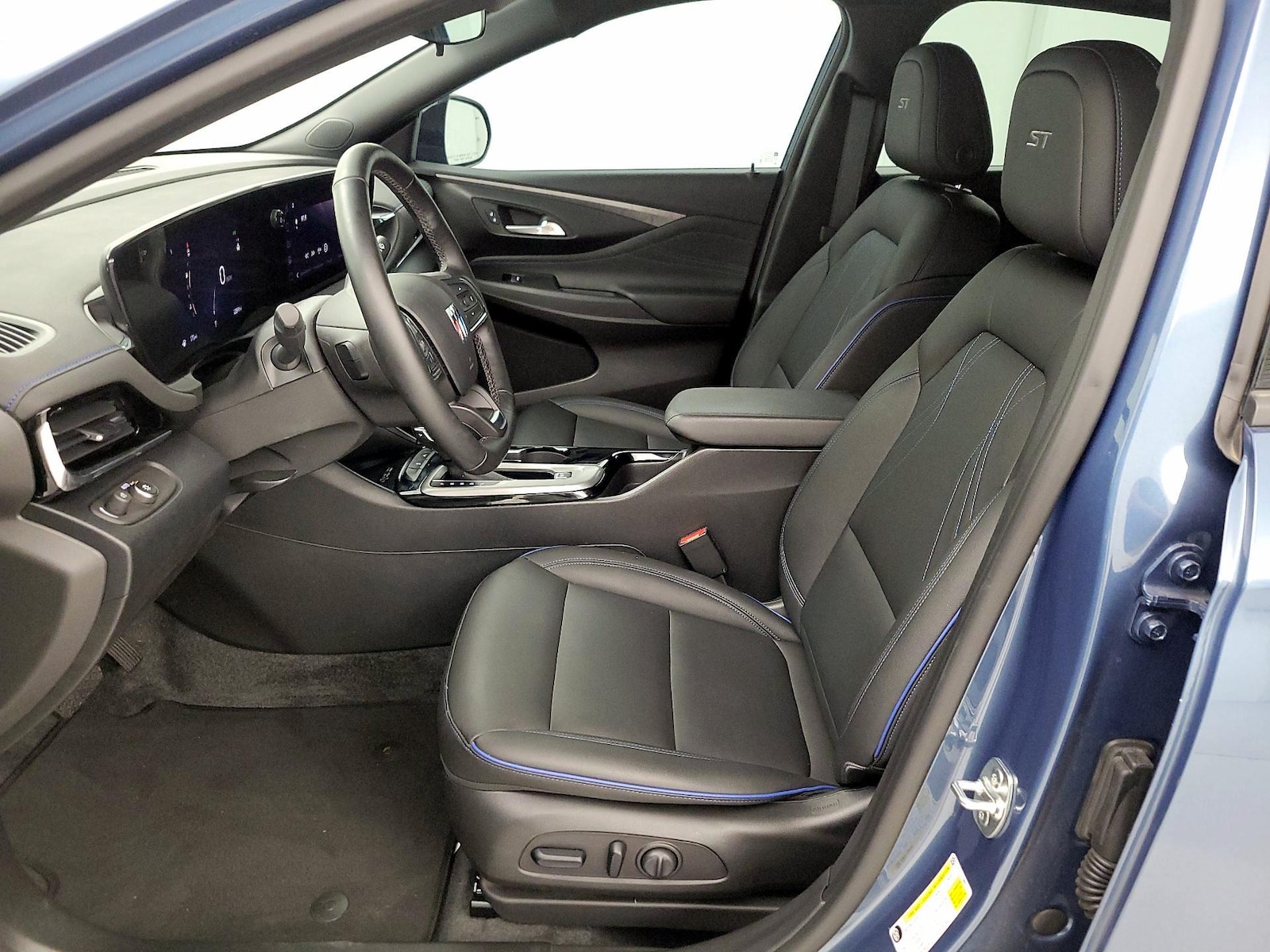 2025 Buick Envista Sport Touring - Photo 12