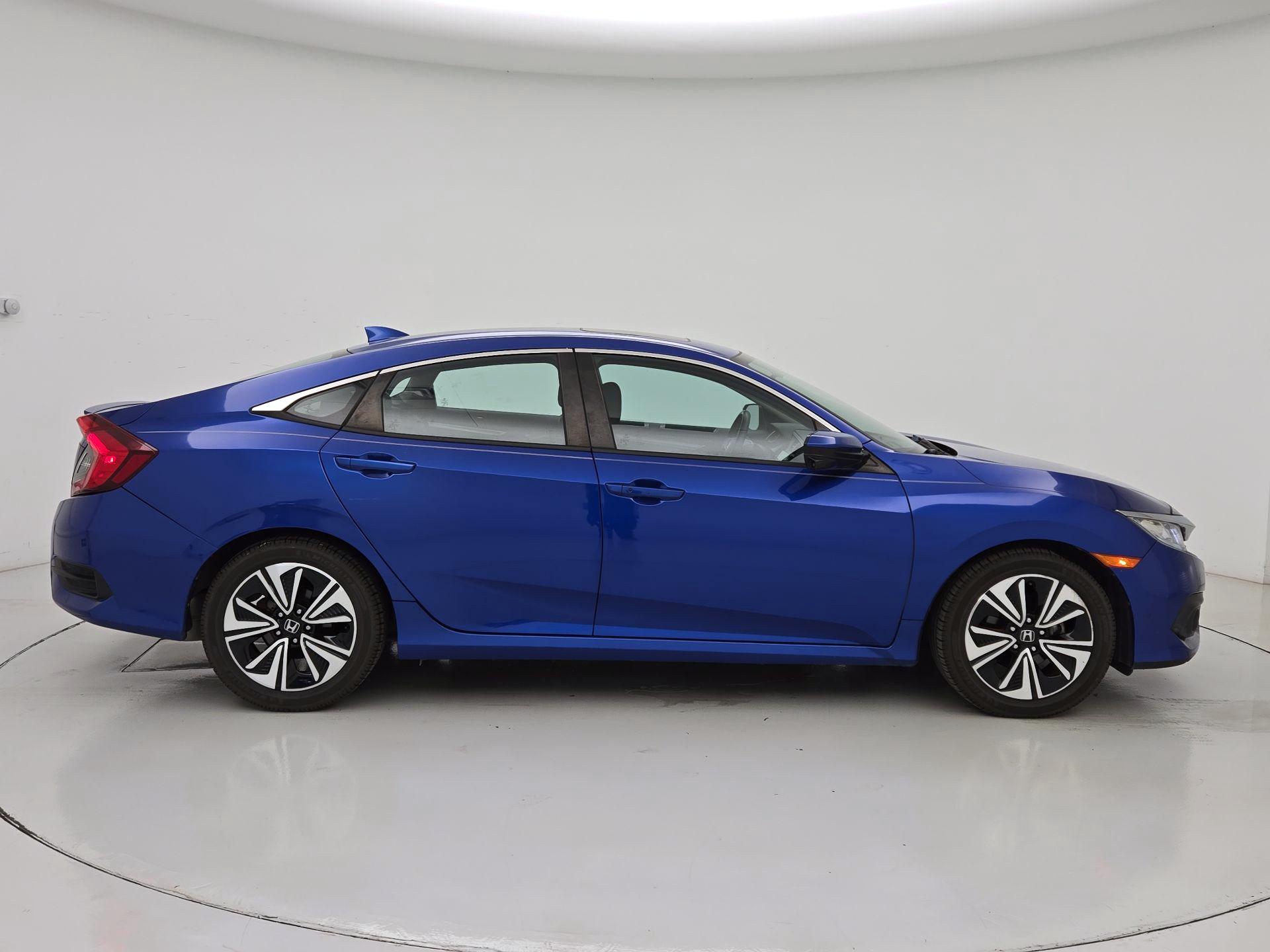 Thumbnail: 2016 Honda Civic - 4