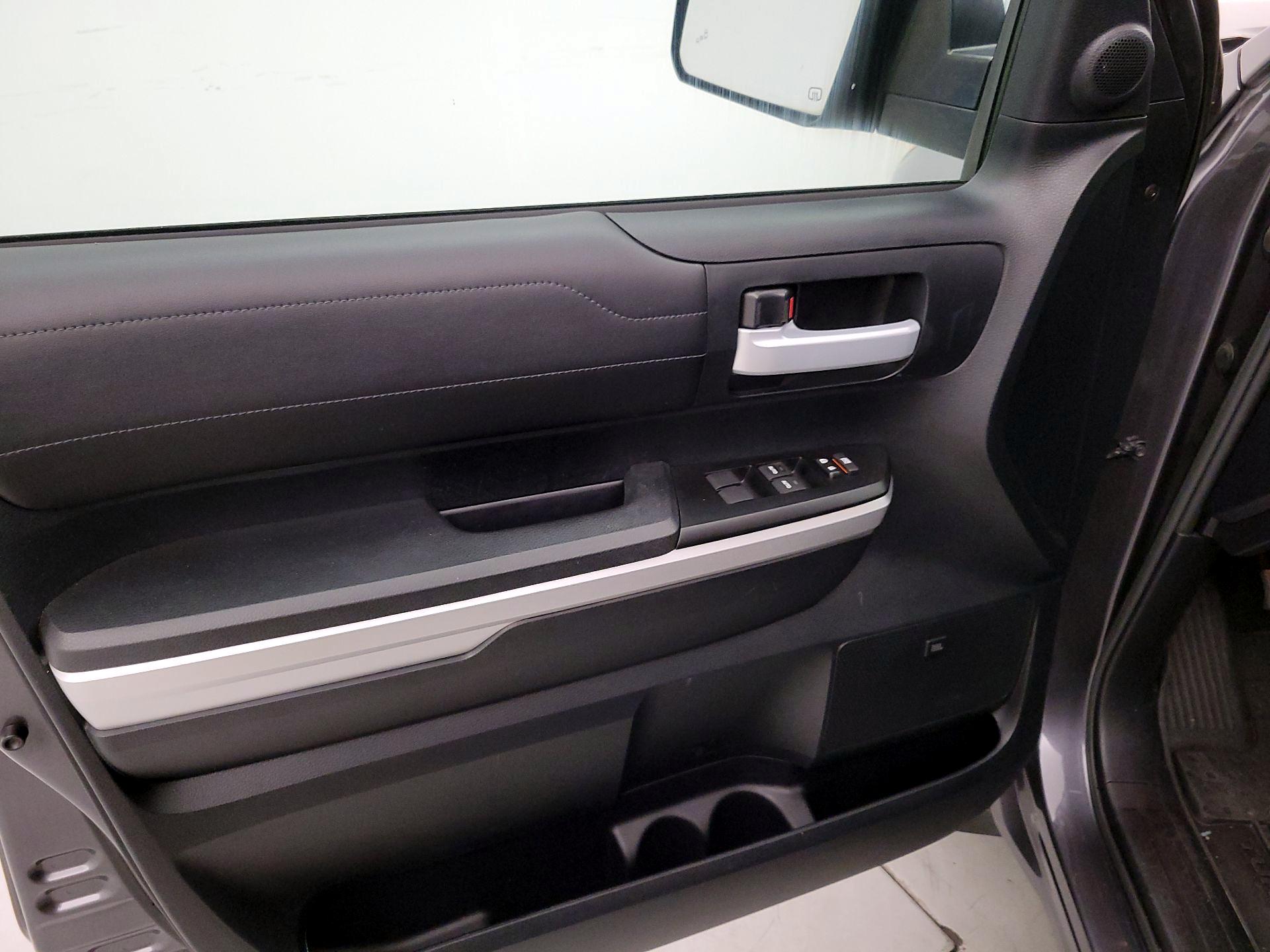 Thumbnail: 2016 Toyota Tundra - 12