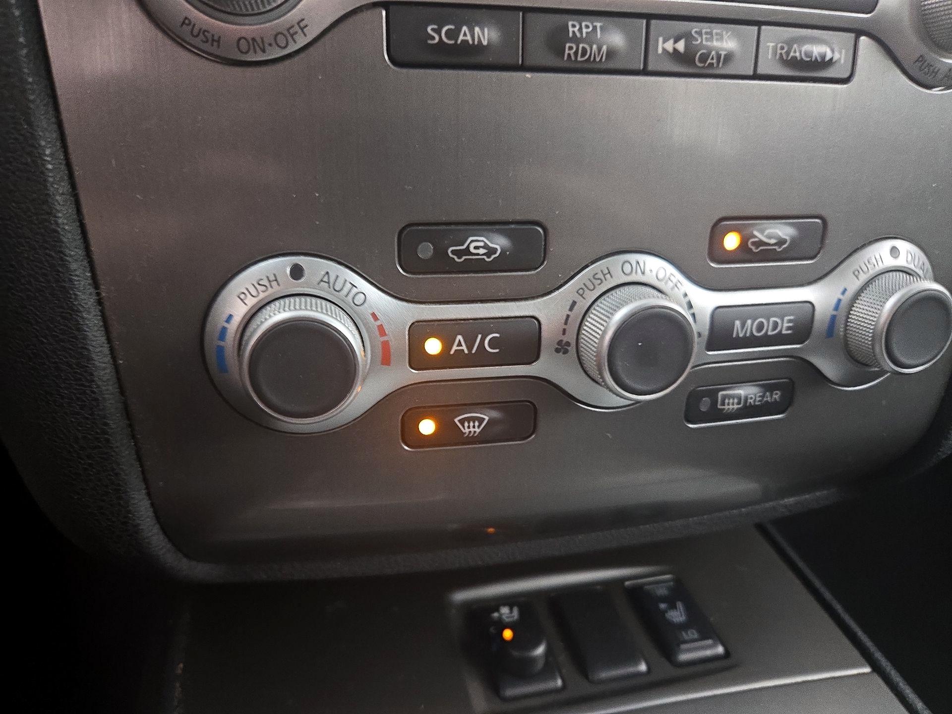 Thumbnail: 2014 Nissan Maxima - 14