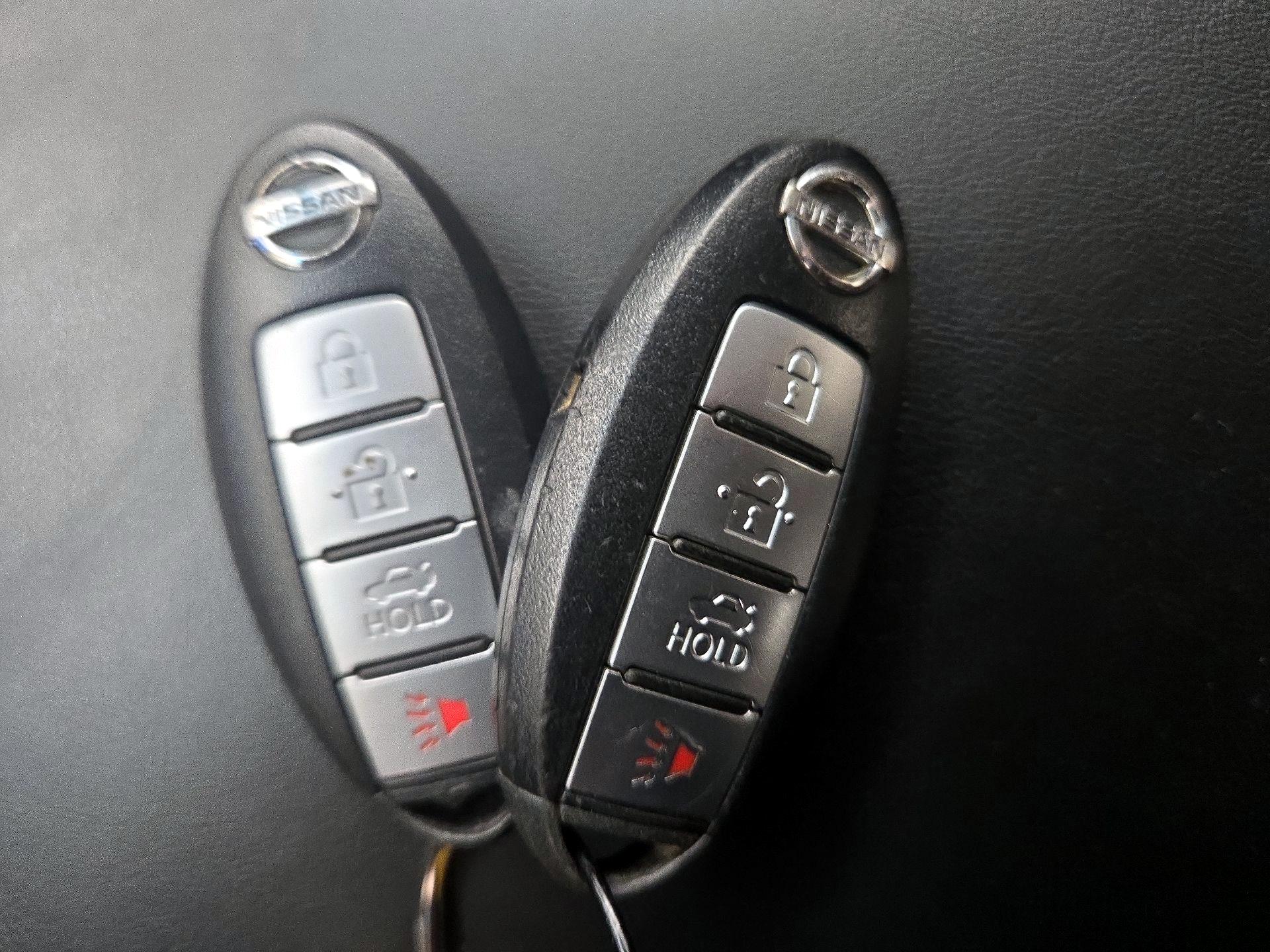 Thumbnail: 2014 Nissan Maxima - 18